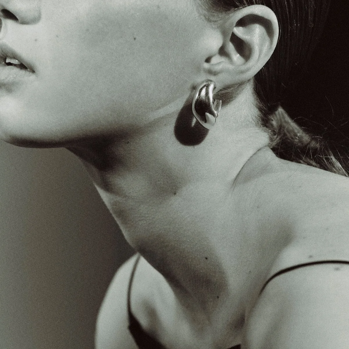 Agmes - large Celia hoops