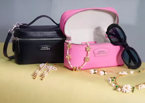 Marc Jacobs vanity case