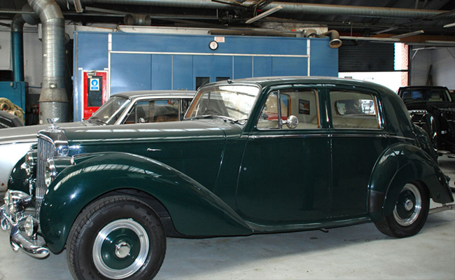 bentley-closedtop-in-workshop.jpg