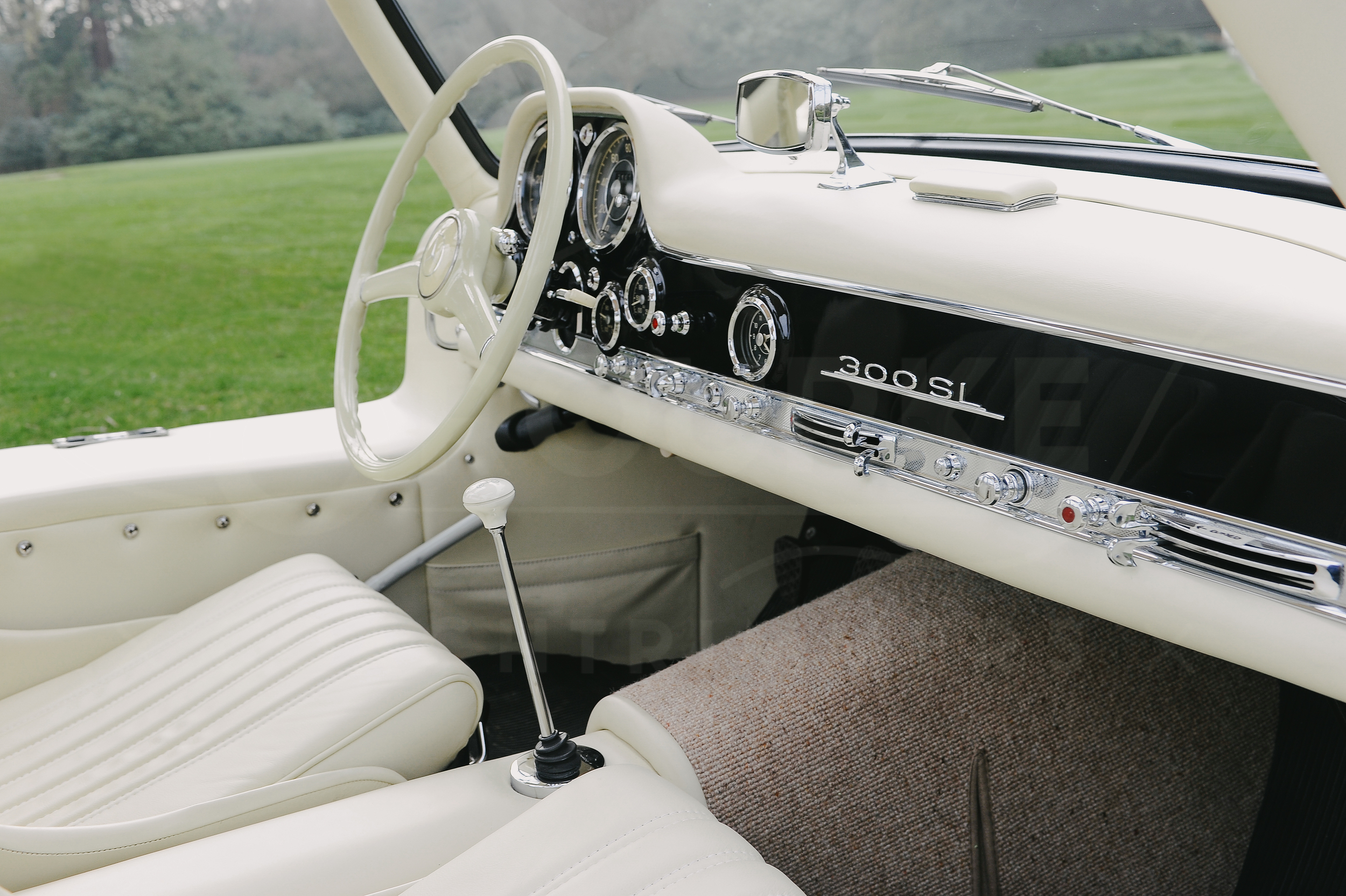 o-rourke-coachtrimmers-mercedes-gullwing-300-sl-2.jpg