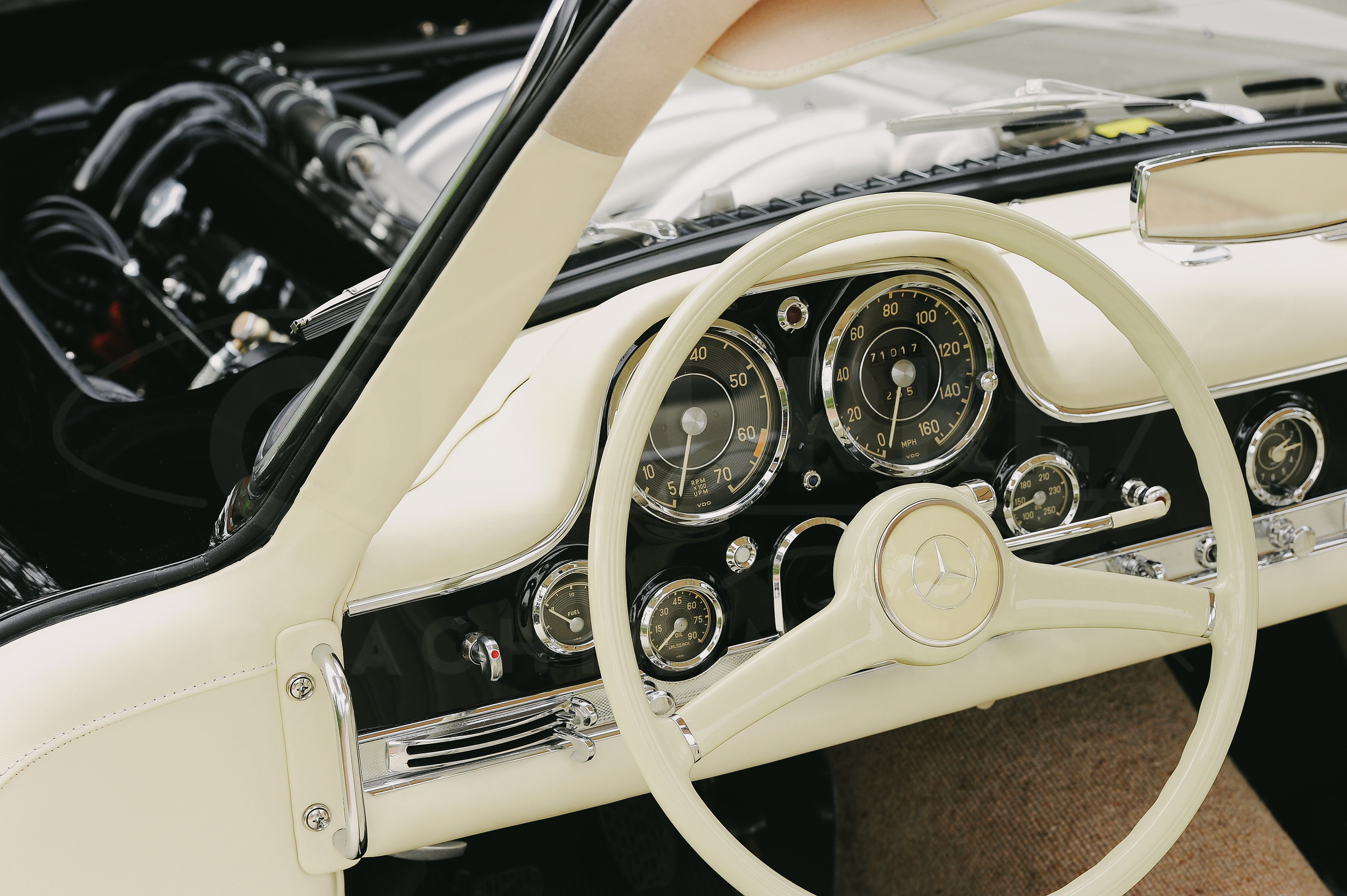 o-rourke-coachtrimmers-mercedes-gullwing-300-sl-4.jpg