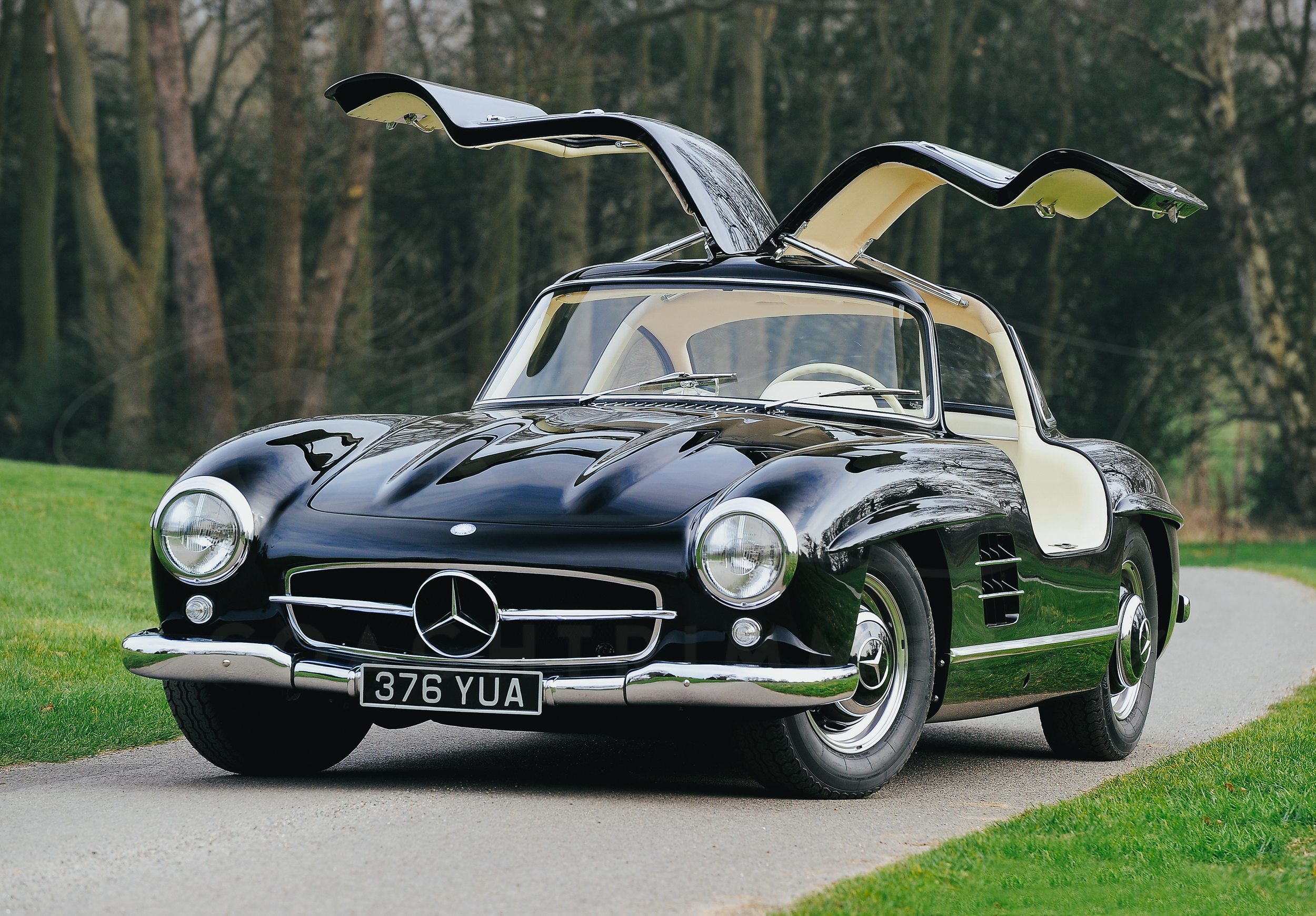 o-rourke-coachtrimmers-mercedes-gullwing-300-sl-5.jpg
