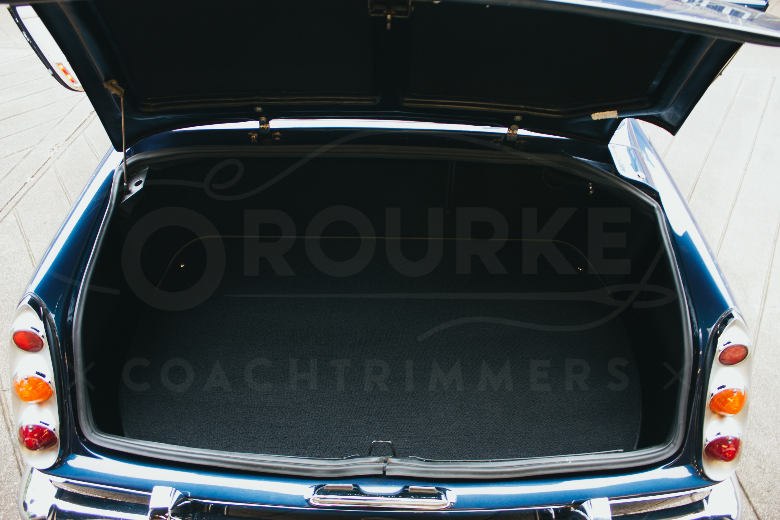 o-rourke-coachtrimmers-ferrari-250-gte-2.jpg