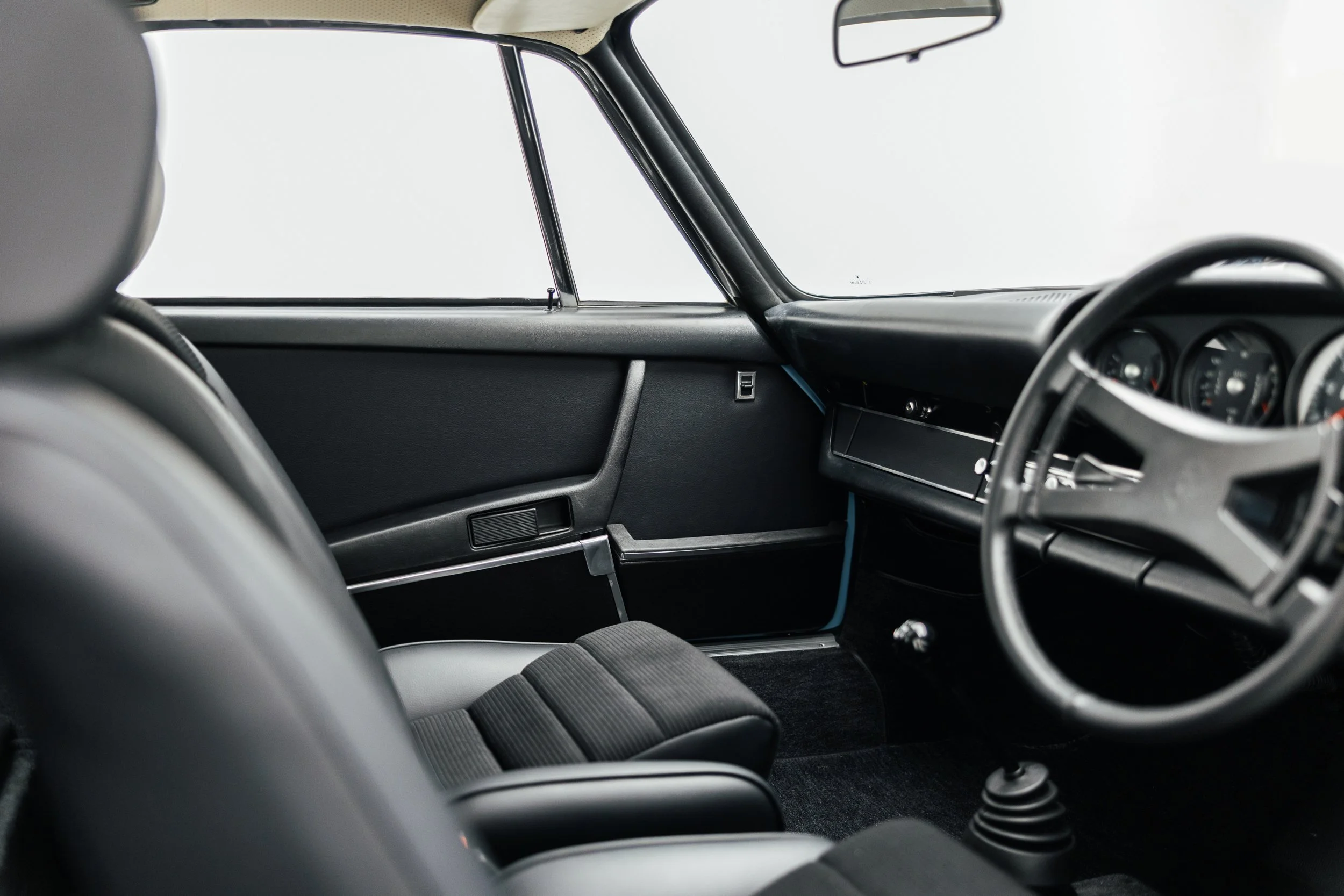 Porsche 2_0000_Layer 2.jpg