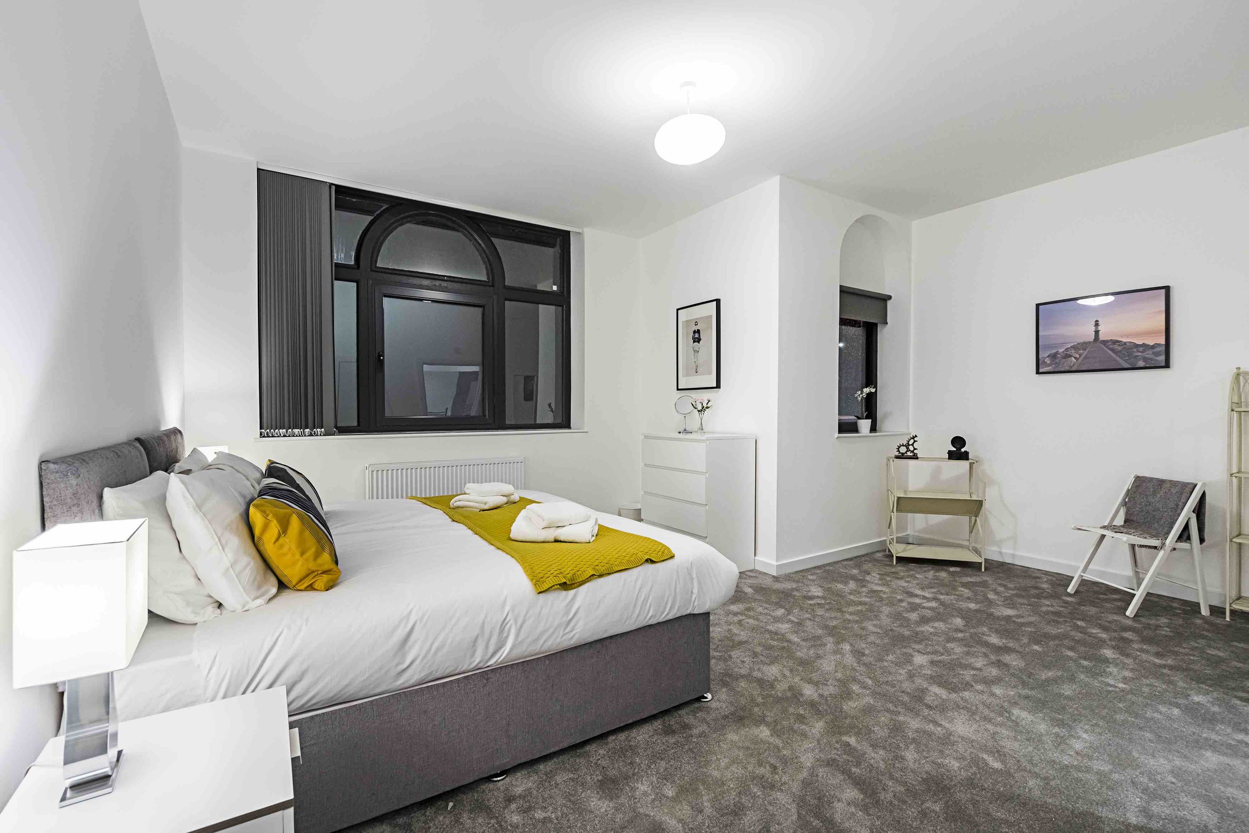 020 VV14 Bed 1.jpg