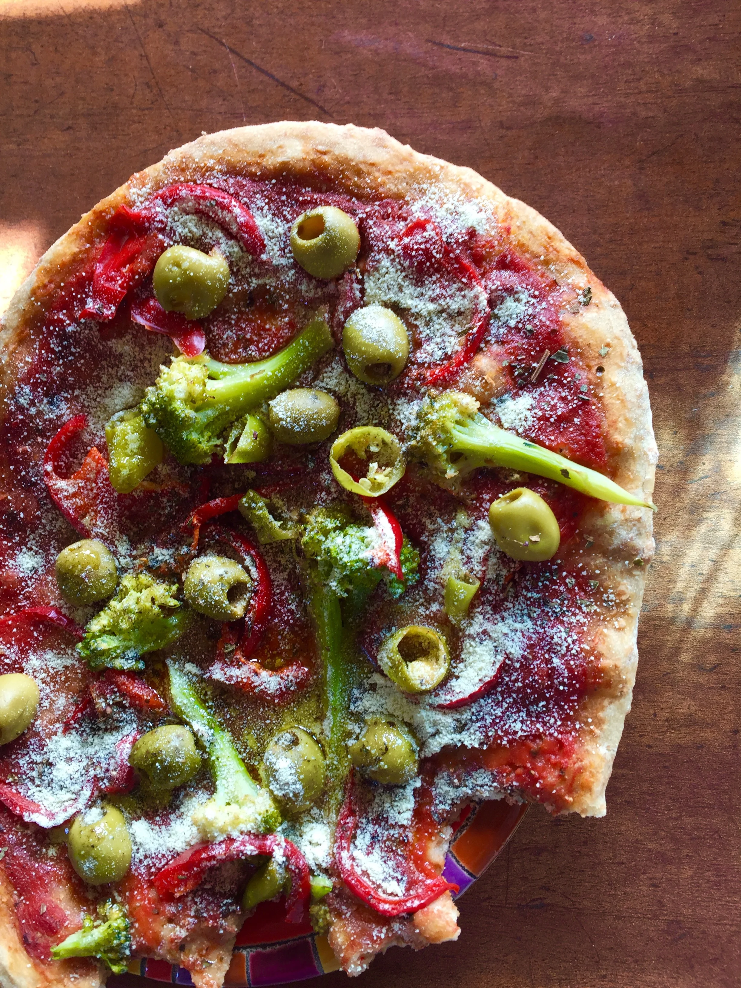 Vegan pizza, lunch size