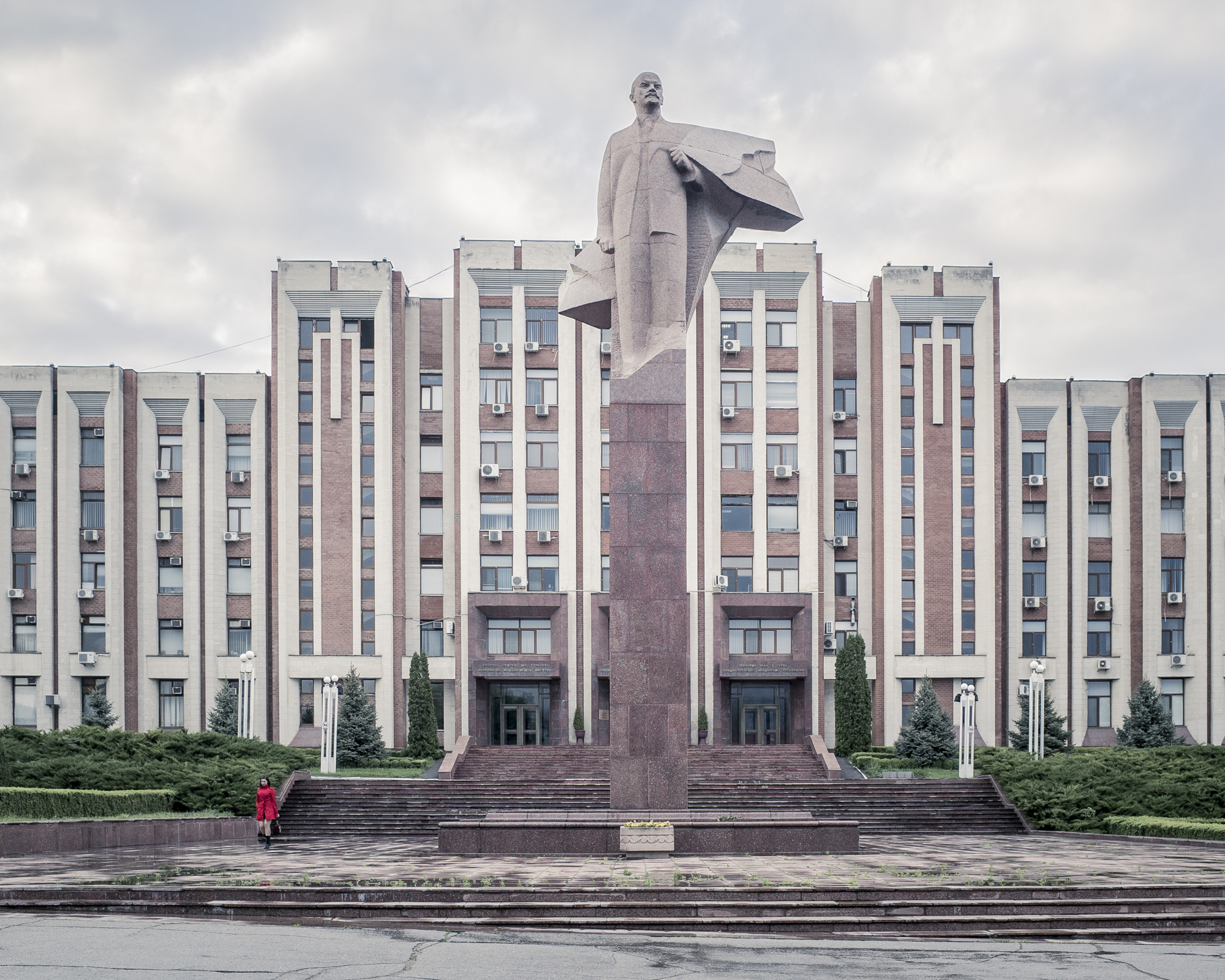   "DE FACTO" TRANSNISTRIA | 2015   The self-proclaimed Republic of Pridnestrovia (better known as Transnistria) celebrates the 25th anniversary of its declaration of independence. This small territory located mostly between the Dniester River and the