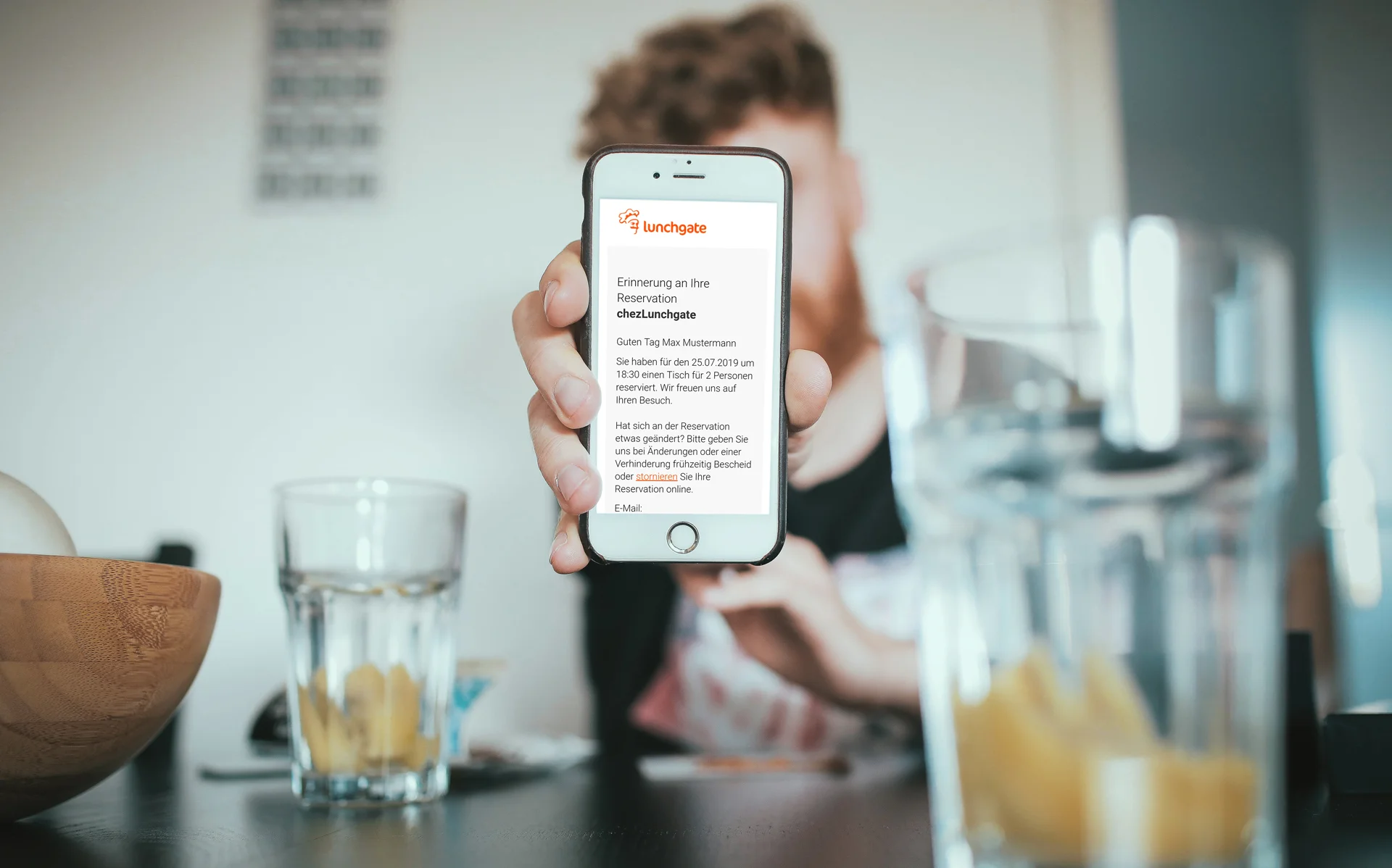Erinnerung-Reservation-Smartphone.jpg
