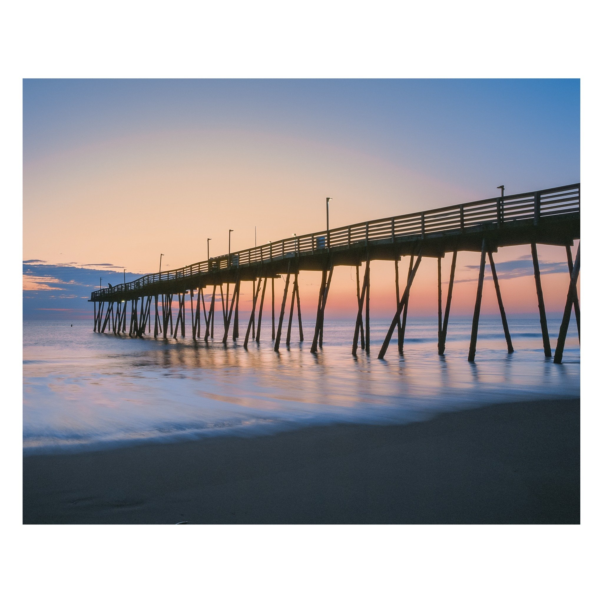 Shooting slides at the Avalon Pier.

#pentax67 #ektachrome100 #thefindlab #slidefilm #madewithkodak #e100 #mediumformatfilm #theanalogclub #analogvibes #obxonfilm #filmisnotdead #analogfeatures #woofermagazine #6x7film