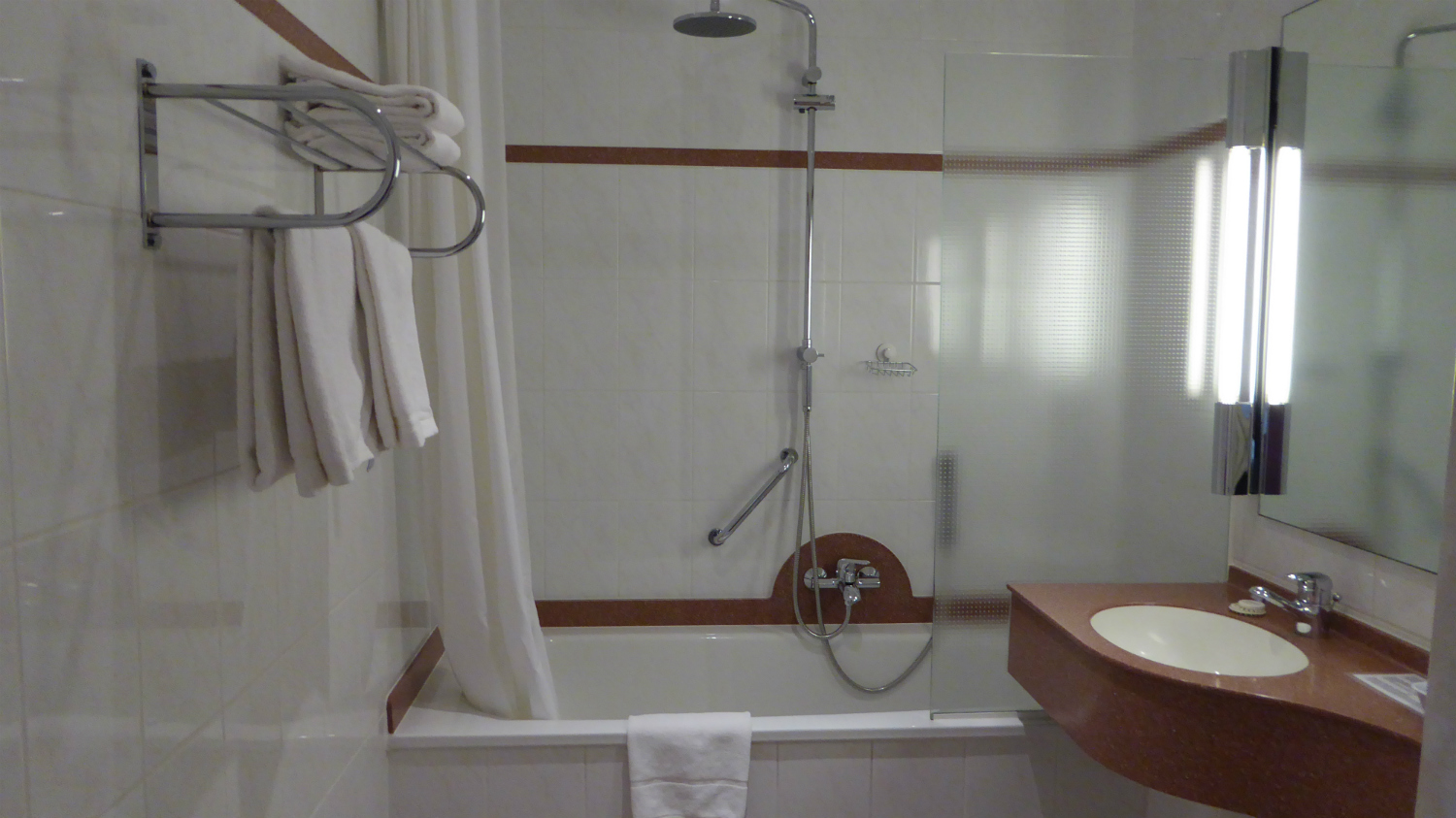 P1020751A.jpg