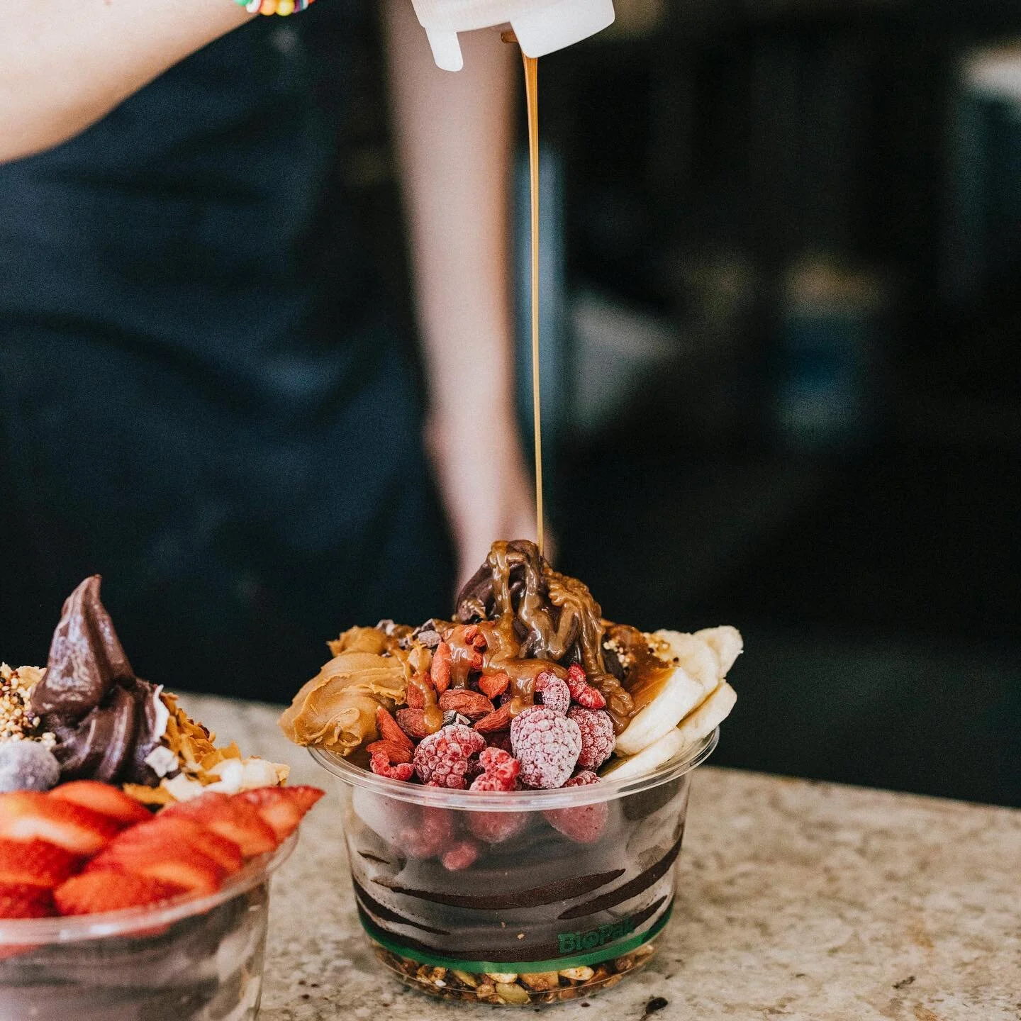 NEW A&Ccedil;AI BOWL SPECIAL
This one is for the sweet tooth. @acaiflow, banana, raspberries, coco pops, dulce de leche, twix pods and caramel sauce