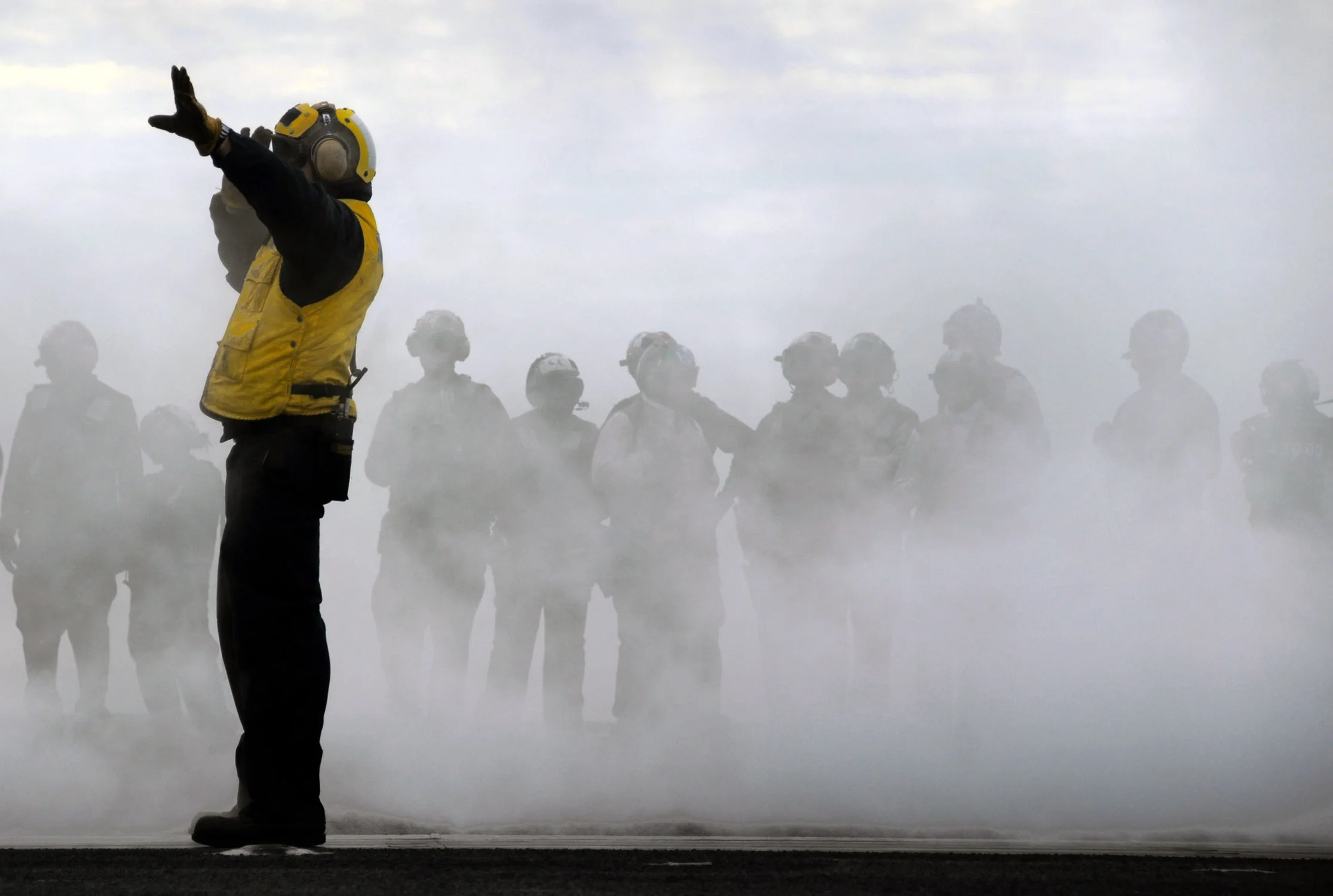 aircraft-carrier-597922.jpg