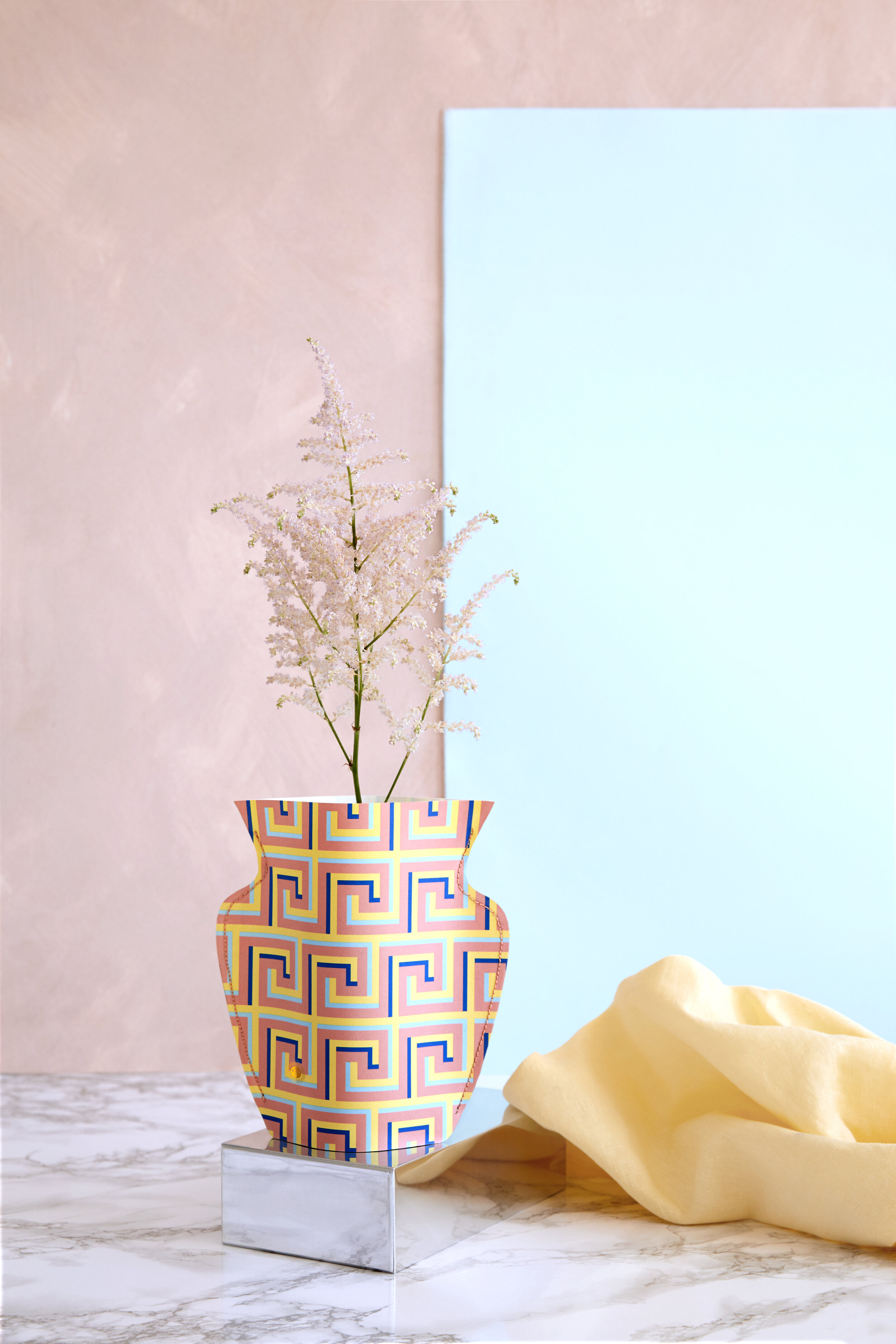 Octaevo_MiniPaperVase_Icarus_Peach.jpg
