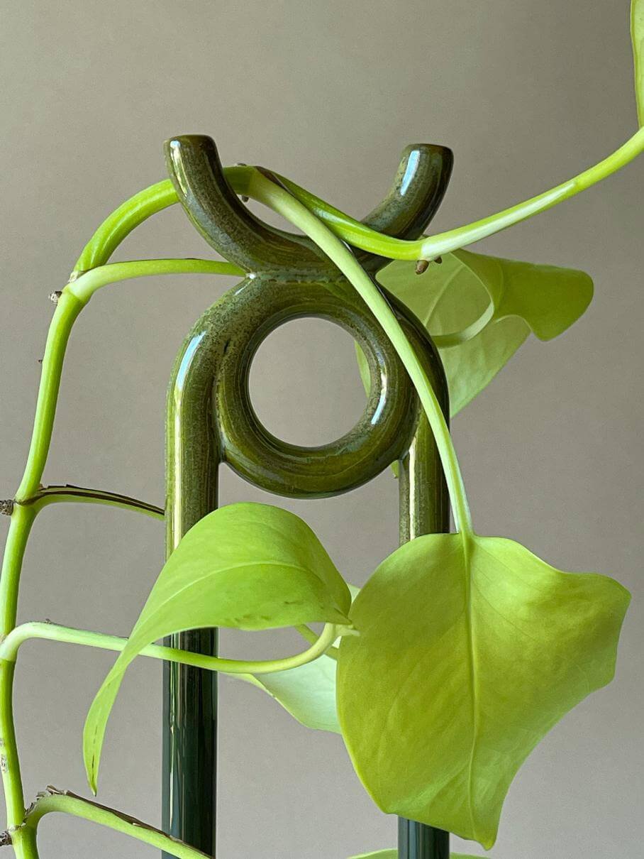 BERGS-POTTER_plant-stake_Folk_Oni_mogr_6587_jk.jpg