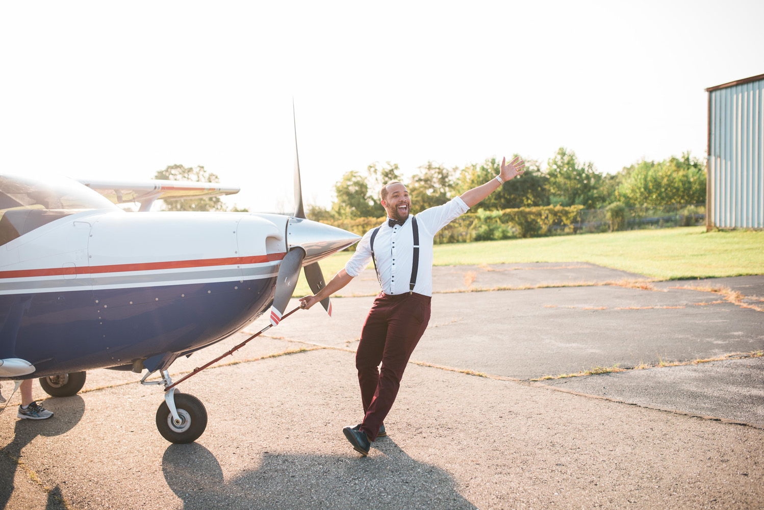 pittsburgh wedding photographers airport photoshoot 