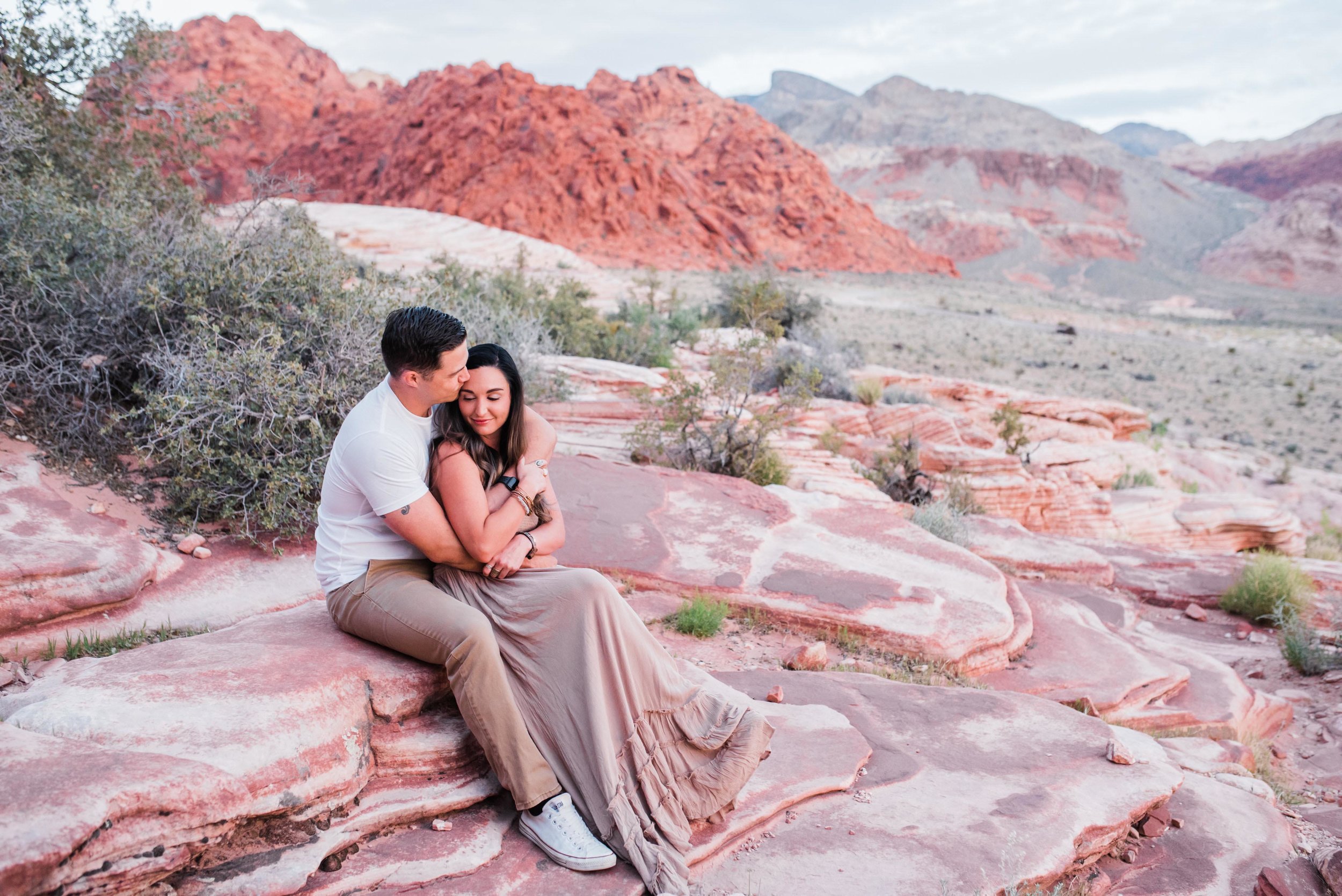 red rock canyon vegas engagement photos