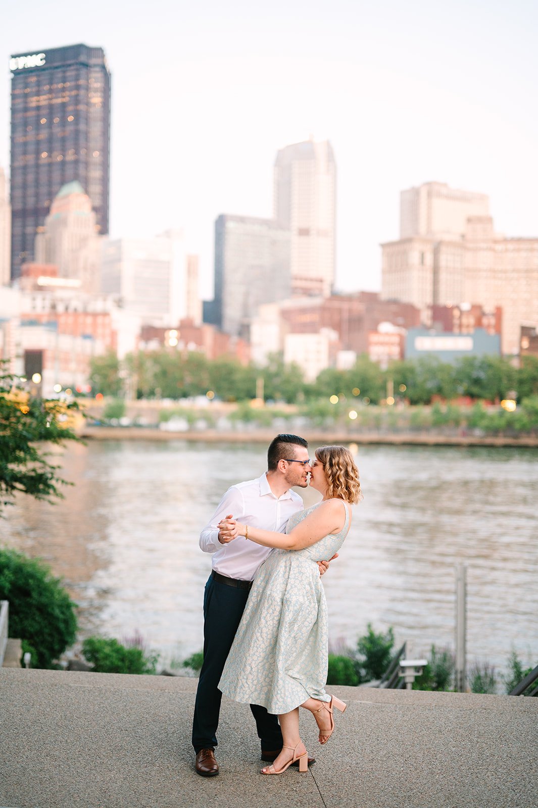 pittsburgh rainy wedding engagement photographer