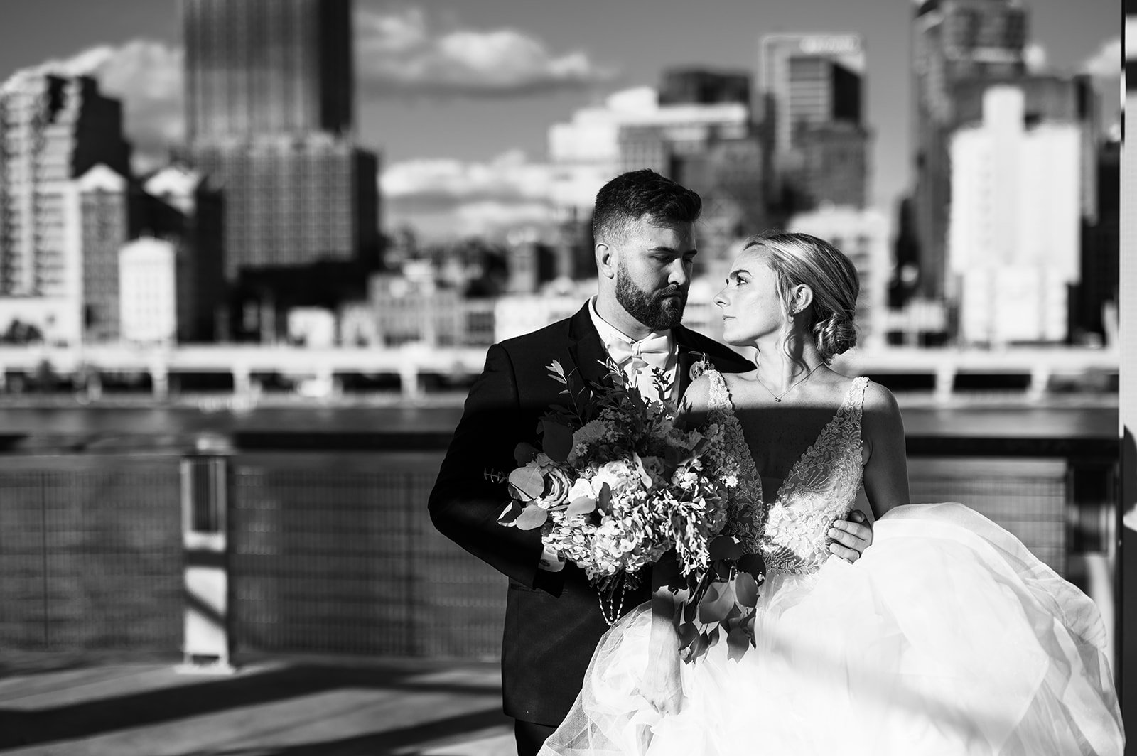 station square wedding photos in pittsburgh