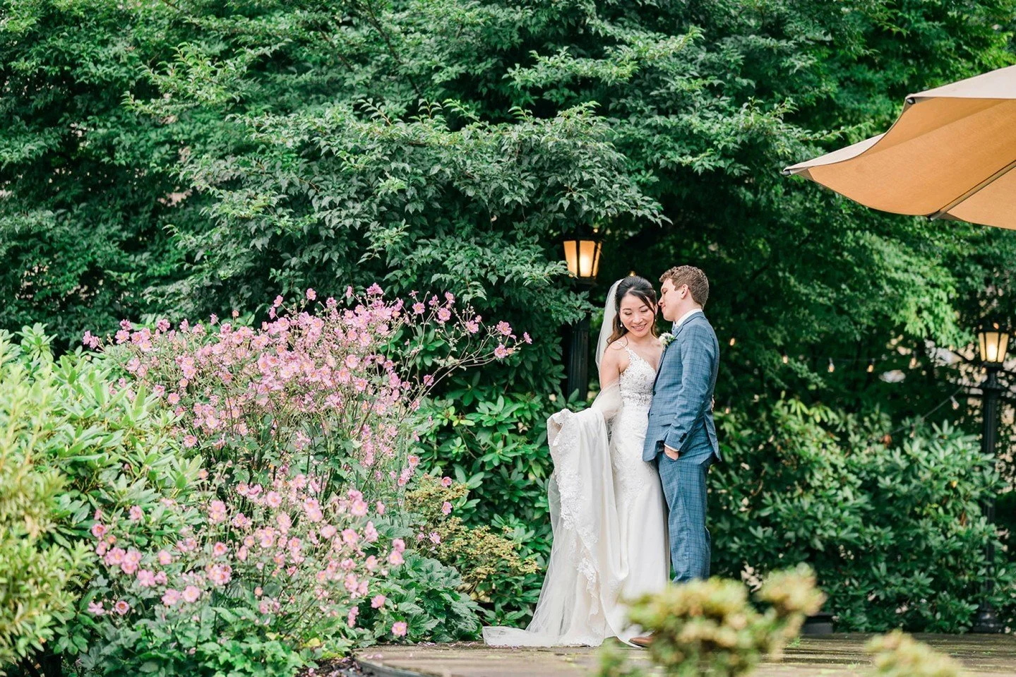 Let&rsquo;s talk about one of my absolute favorite wedding venues&mdash;Longue Vue Club! 😍✨ This place has it all: timeless elegance, stunning views, and the kind of charm that makes every photo feel like it belongs in a magazine.

From the rolling 