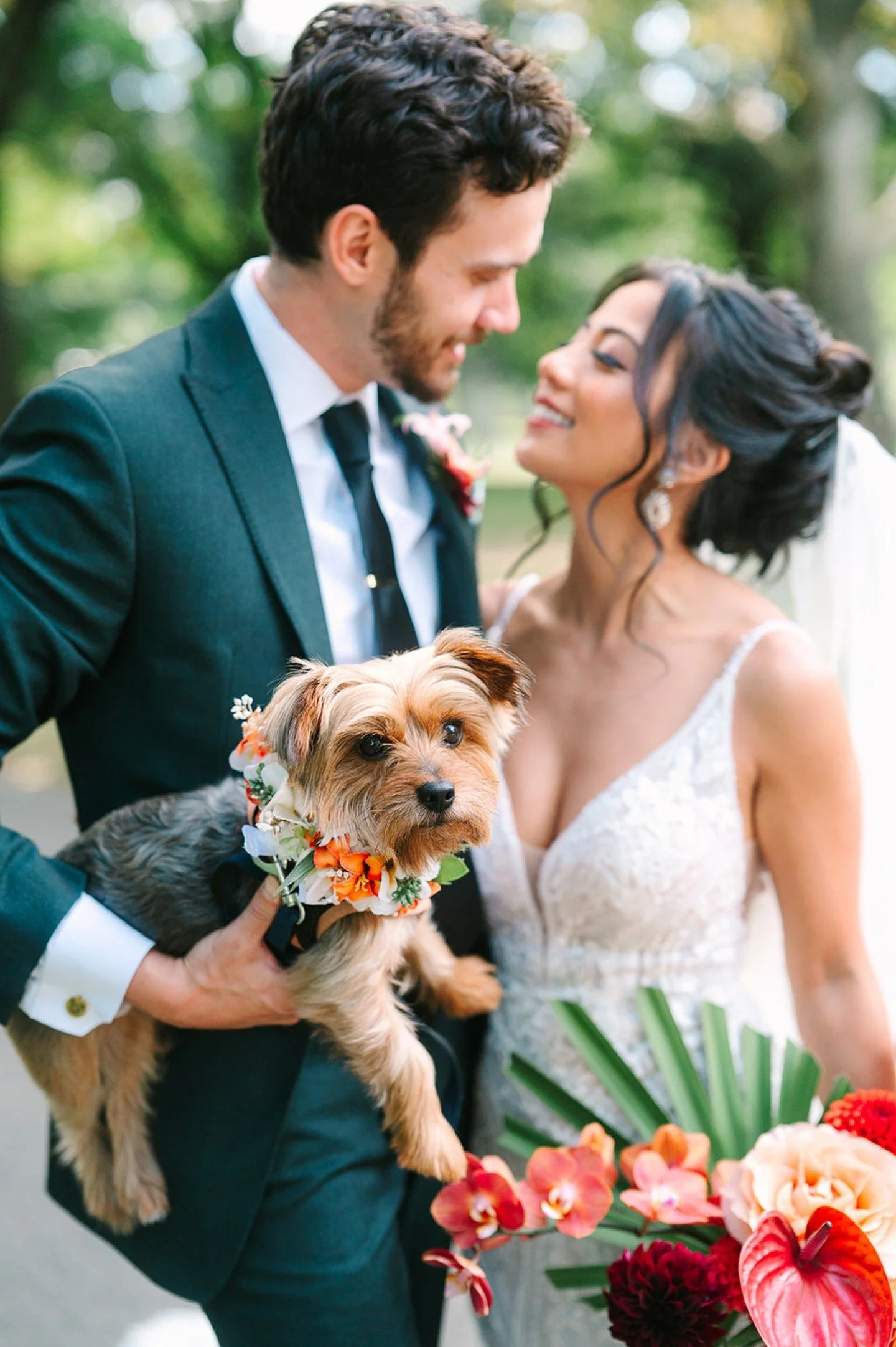 Calling all animal lovers! One of the best parts of wedding photography? When couples bring their furry friends along for the celebration.

They&rsquo;re part of your love story, so why not let them steal the spotlight (for a moment 😉)? Plus, these 