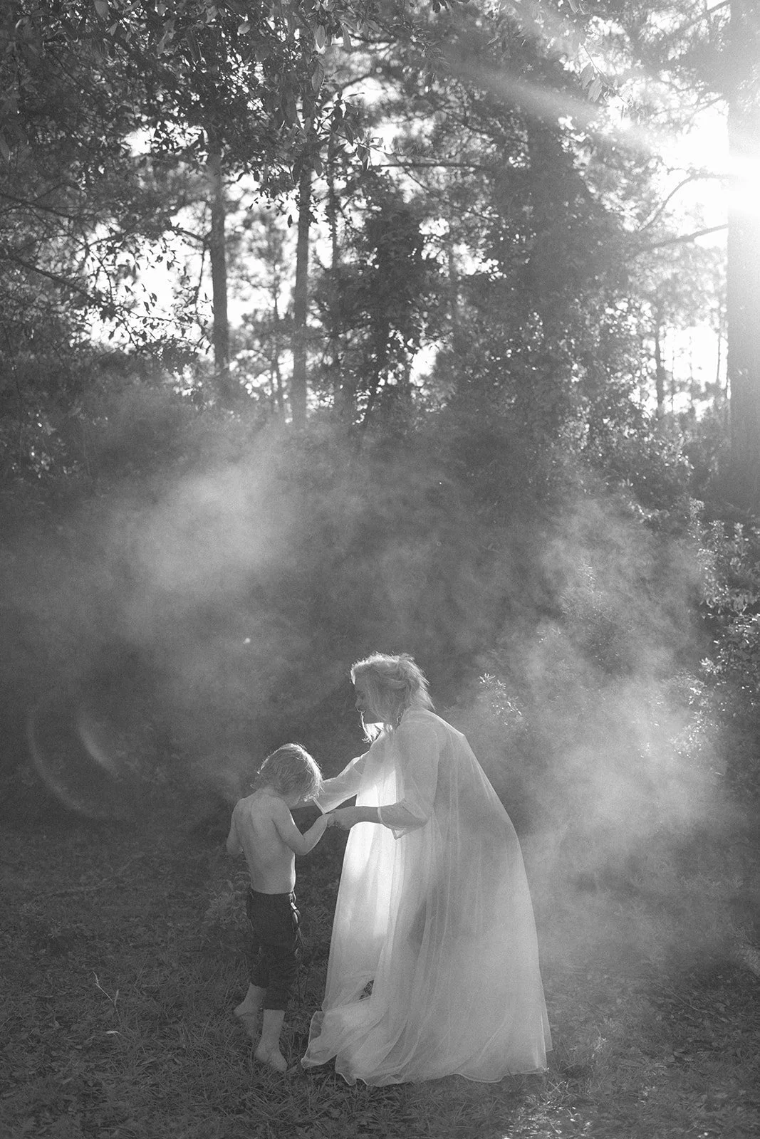 Vintage-inspired Family Photo Session || Brit + Eli