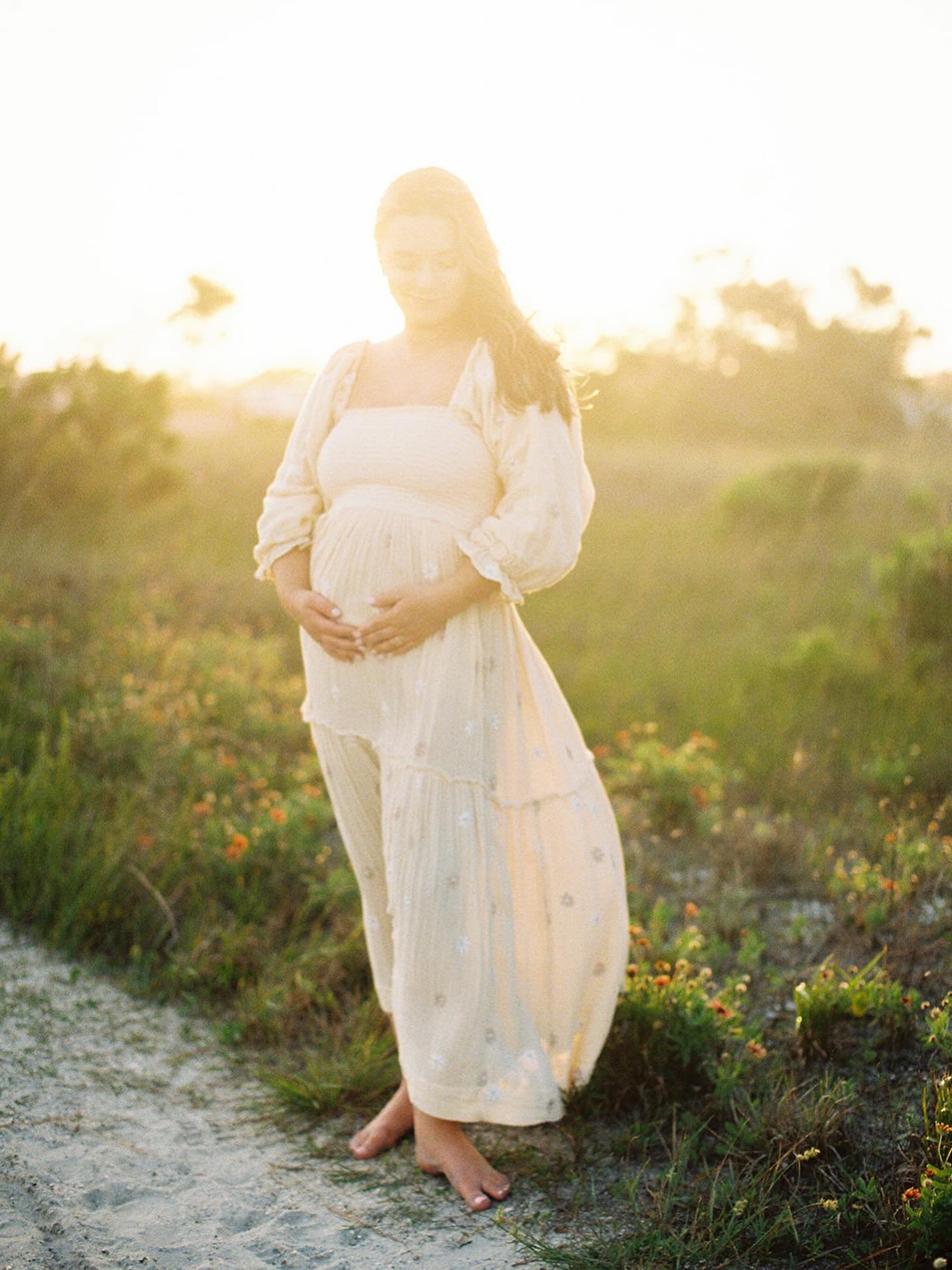 &bull; GLOWING &bull; Isn&rsquo;t having babies hard? Yes, but hard doesn&rsquo;t mean bad. Anything worth having in life takes hard work and our babies are worth the world to us.

#kaylanicolephotos #filmsnotdead #pensacolaphotographer #30a #emerald