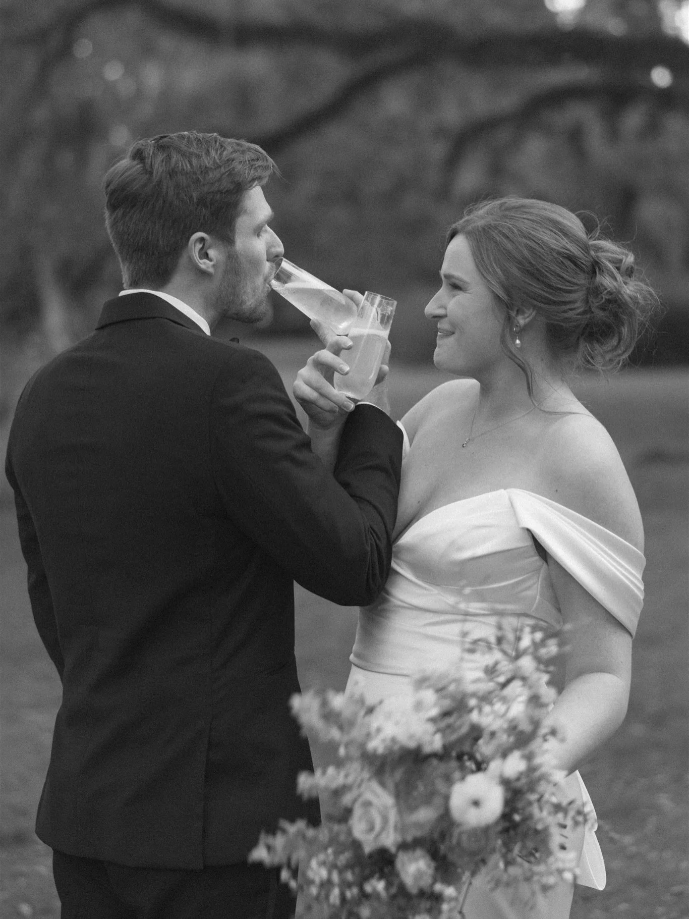 &bull; MY 2 CENTS &bull; If you&rsquo;re drawn to candid, documentary-style photos on your wedding day, you&rsquo;ll want a photographer who knows how to let go of control and stay present. Someone who&rsquo;s constantly observing, confident in any l