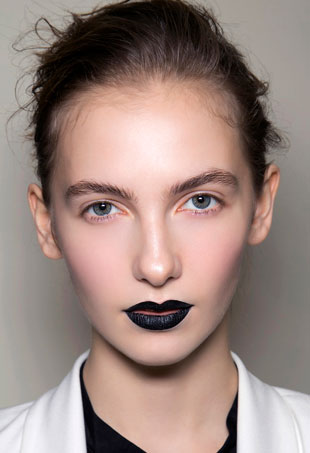 The Dos And Don Ts Of Dark Lipstick