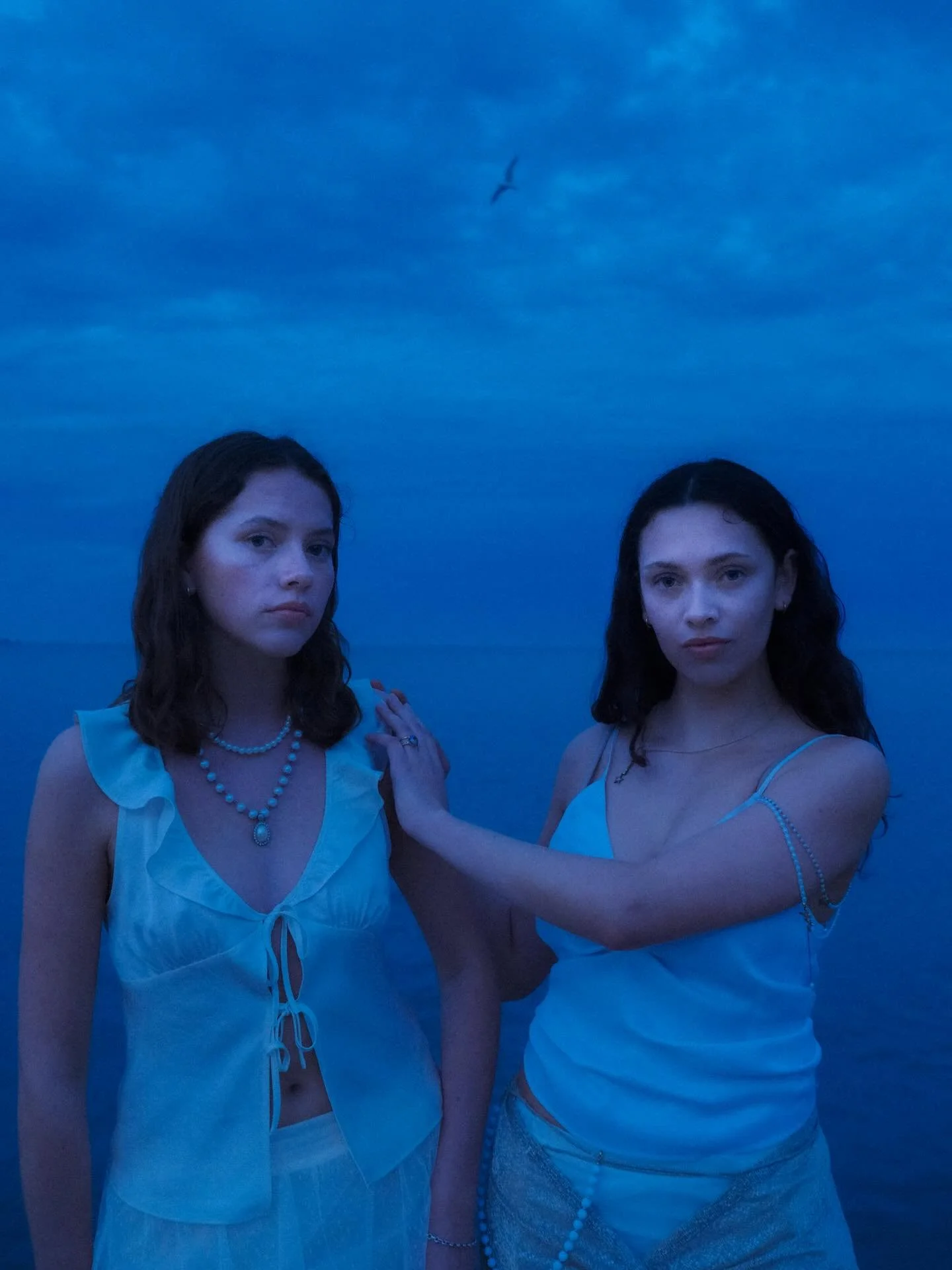 Lunae 🌙🌊

//
The Rhythm Issue
Creative Director: Keya Soni Chaudhuri
Styling Director: Jacqueline Le
Photography Director: Clara Wrolstad
Stylists: Matthew Smith, Brett Rogers, Elena Motayne, Chloe Liu, Arjun Shah
Models: Dylan Holtrop, Marin Holtr