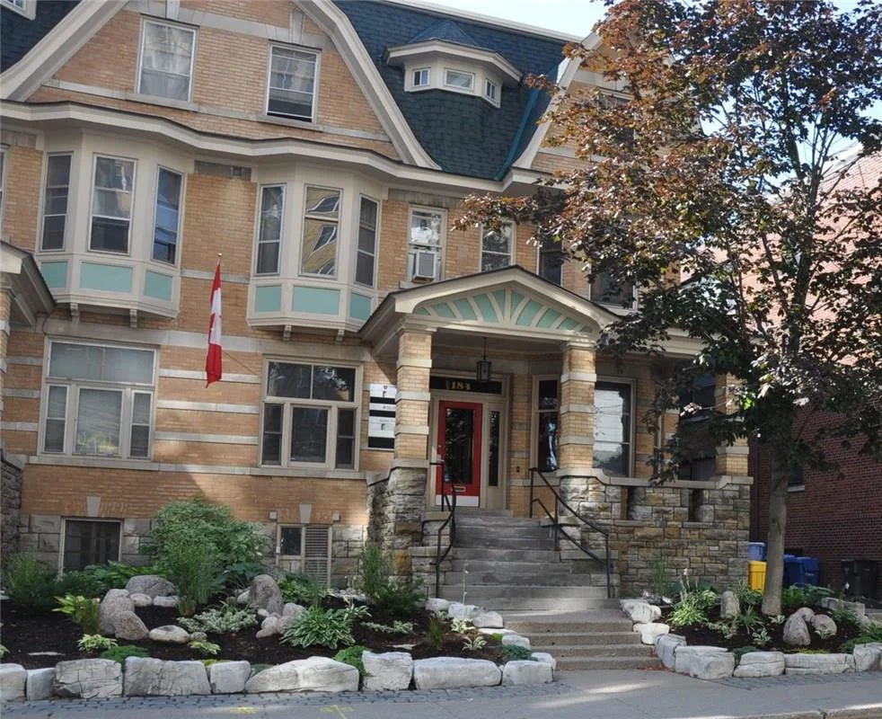 184 Lisgar.jpg