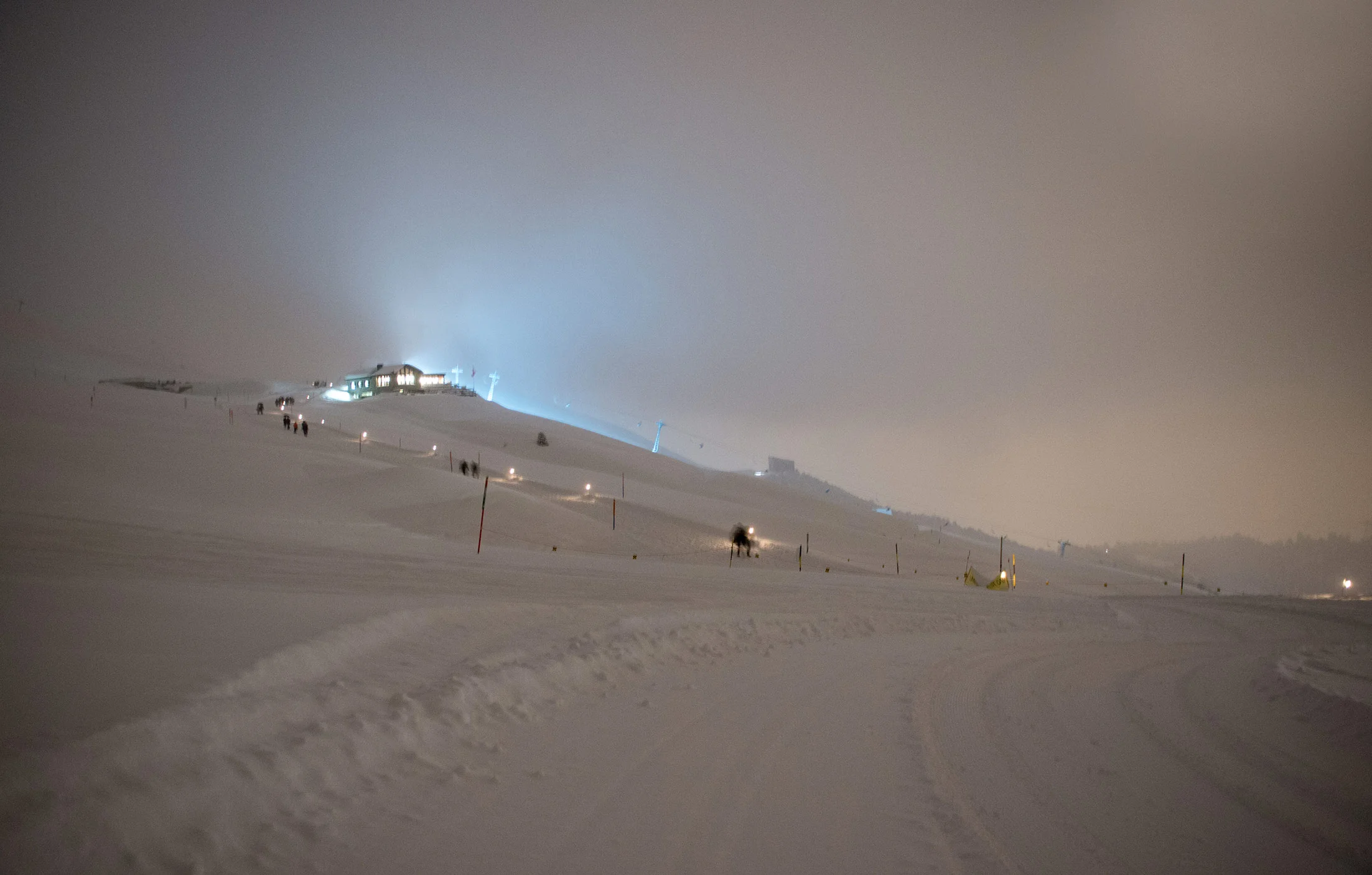 elparadiso-events-weg-beleuchtet.jpg