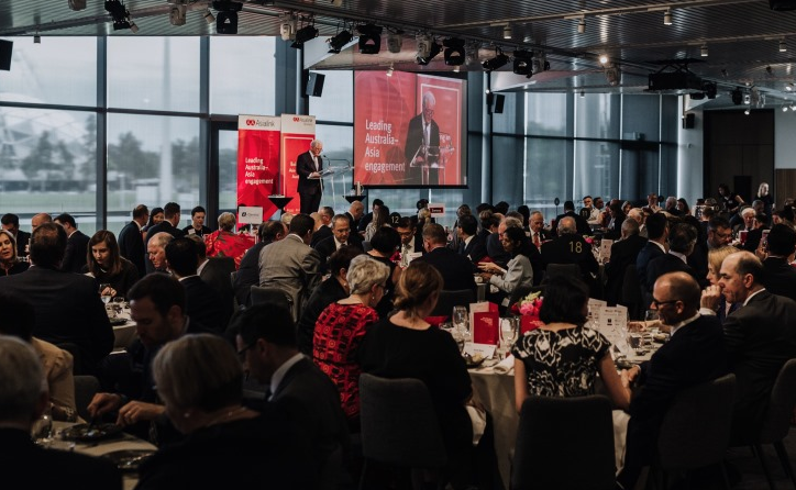 Andrew Robb urges Canberra to turn down the heat in China relationship