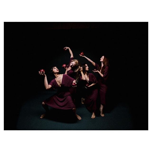 Feminine x movement. 🍎 .
.
.
.
.
#dance #dancephotographer #sandiegophotography #sandiego #dancersofig #instadance #contemporary #ballet #futureisfemale #vsco #portrait #kinfolk #cereal #minimalmood #vscocam #sdportraits #contemporaryballet #pasdede
