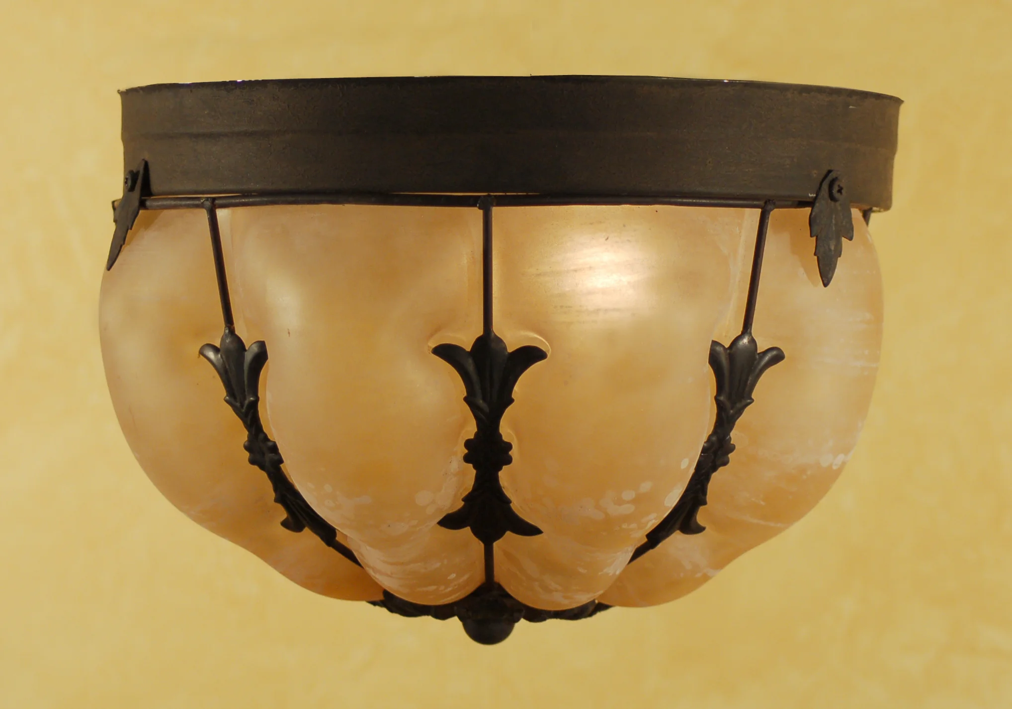 V13 - Ceiling Fixture side.jpg