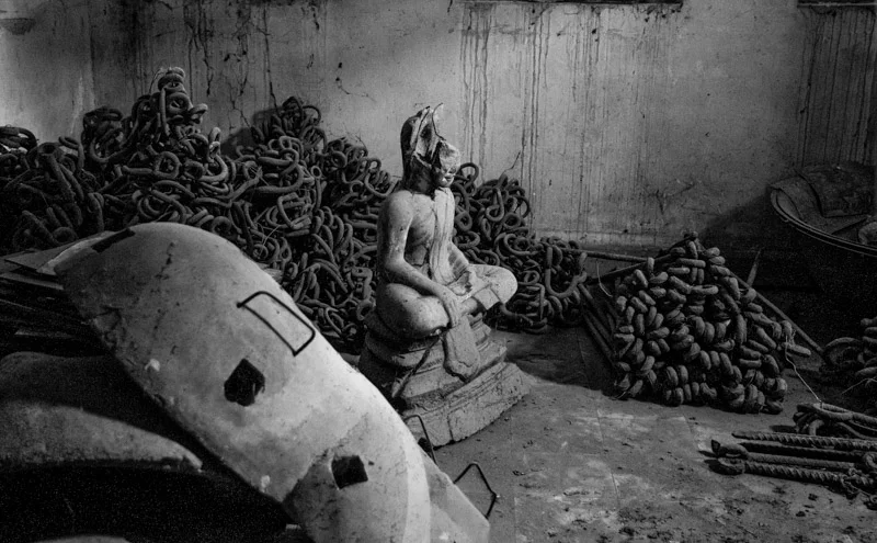 chained-Buddha.jpg