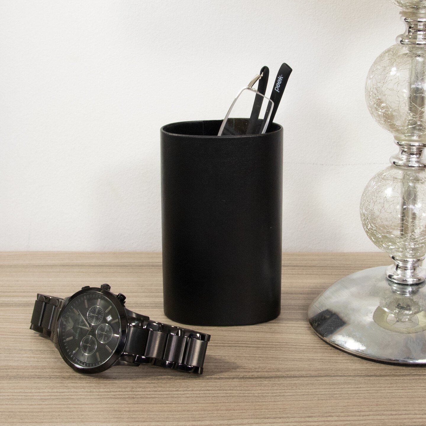 Know exactly where you put your glasses with the DROP IN stand! 👌🤓⁠
⁠
Ideal for having on your desk or bedside table.⁠
⁠
Finished in a classic black synthetic leather with stud details.⁠
⁠
Shop it on theglassescaseshop.co.uk⁠
⁠
#glasses #specs #gla