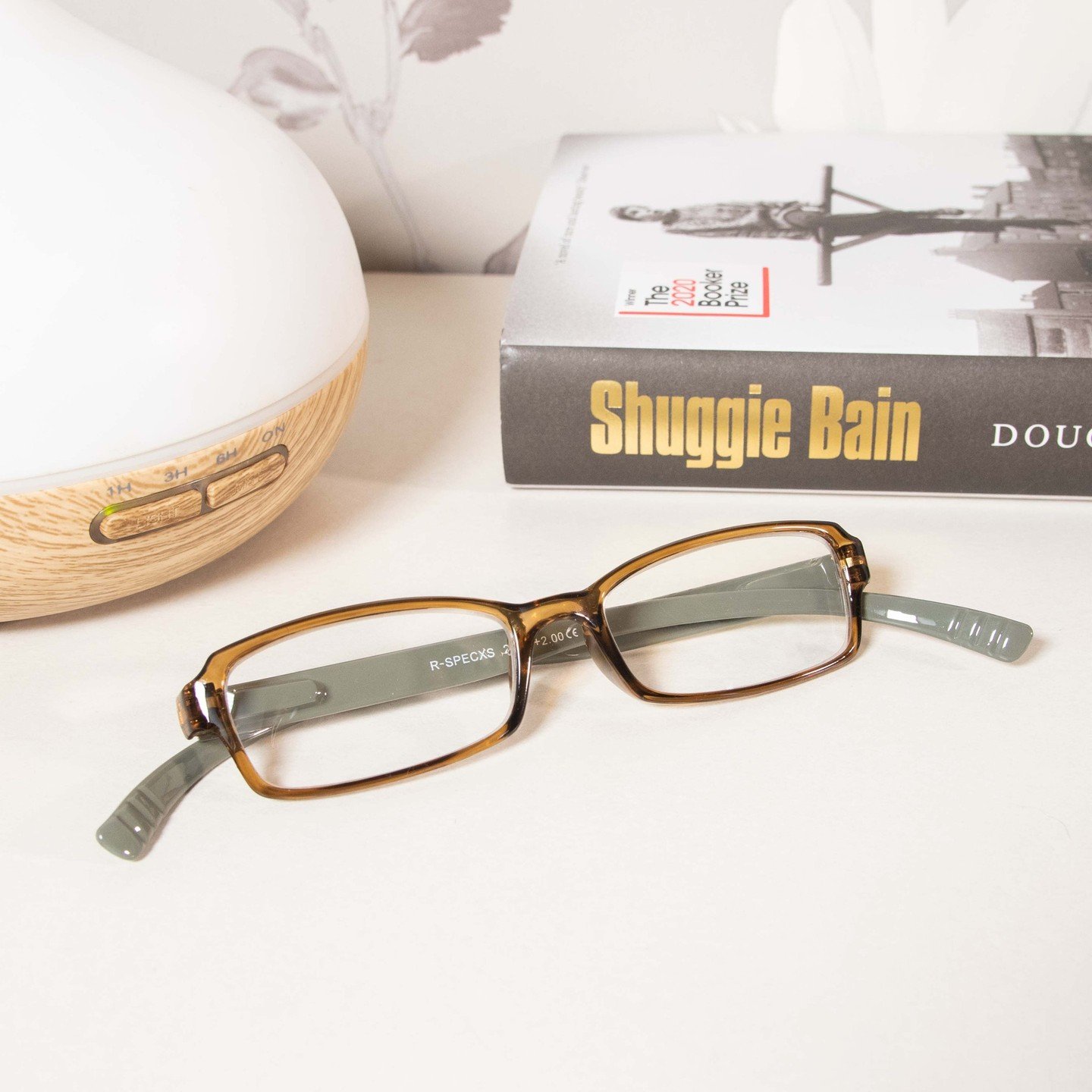 Father's Day is around the corner 🥸⁠
⁠
Why not showing him your love with giving him these smart pair of readers. The Specnecs are designed with extra long curved temples so they can hang around the neck while not in use.⁠
⁠
He'll love them 🩵⁠
⁠
Br