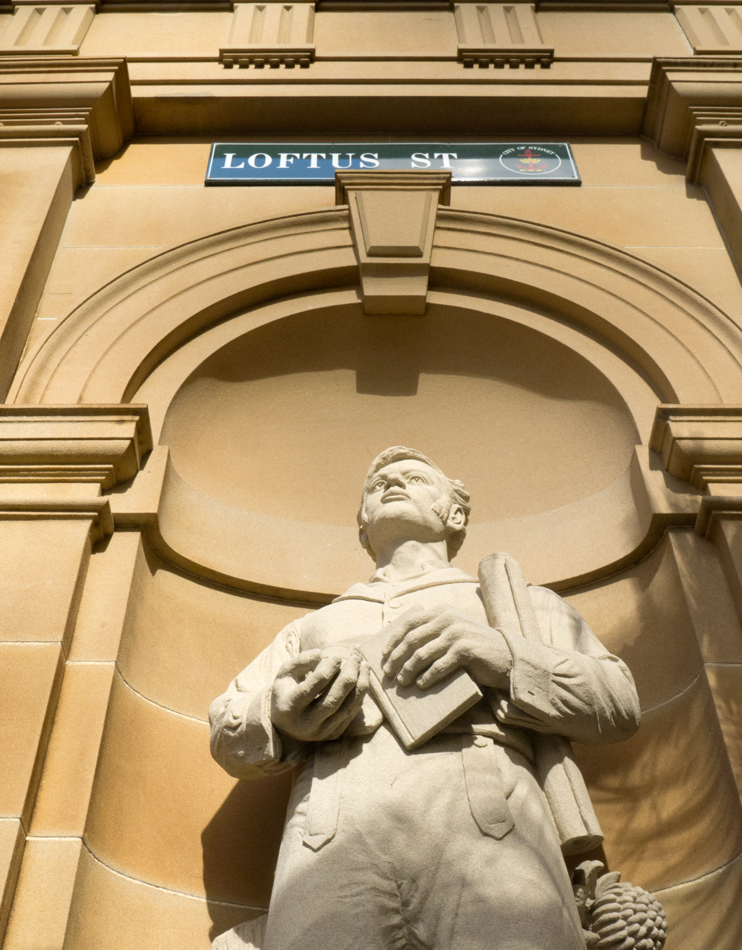  Statue of explorer James Meehan 