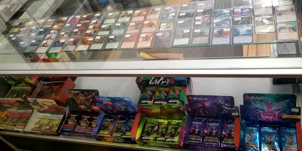 yugioh card shops Amazon.com: 4000+ YUGIOH MIXED BULK CARD LOT FROM HUGE COLLECTION COMMONS  RARES & 100 HOLOS : Toys & Games