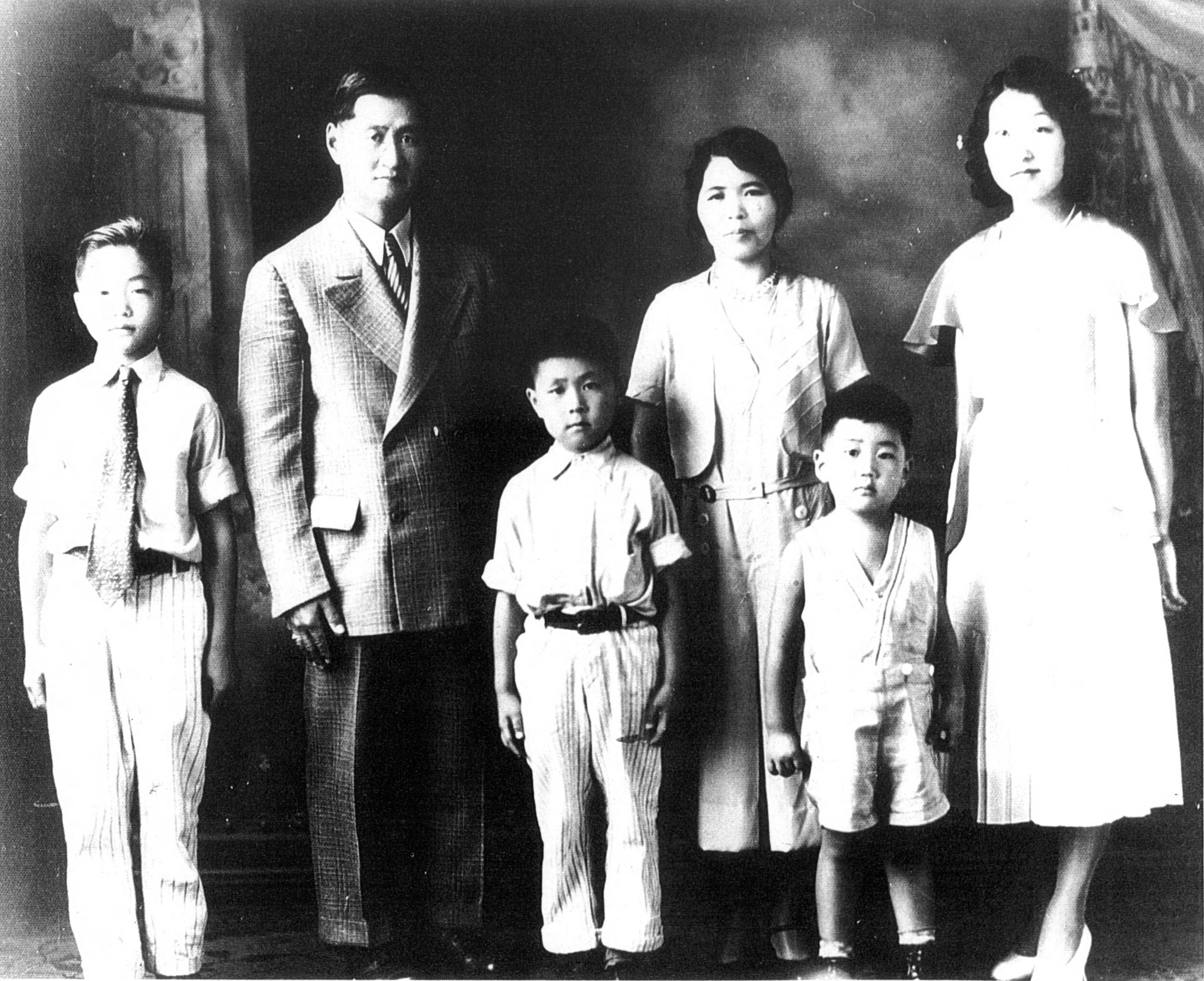 Daniel_Kyeng_Bo_David_Kim_Maruda_Yang_Lester_and_Marian_Kim.jpg