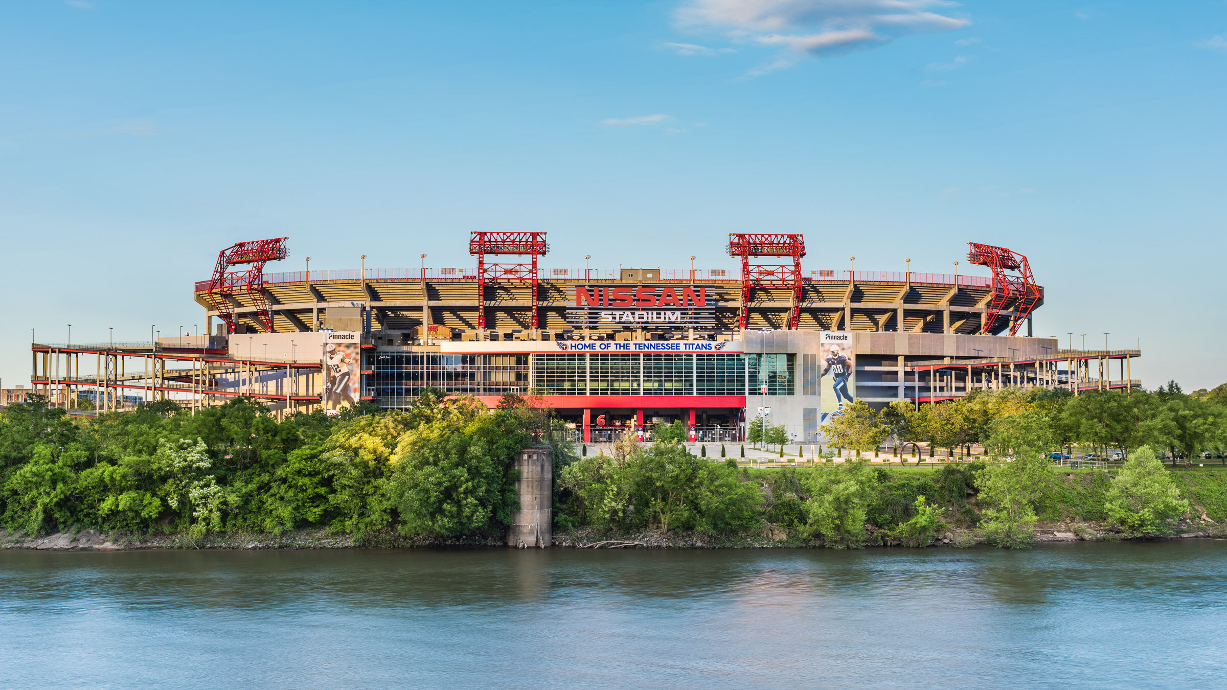 biz-arch-nfl-stadium-nissan-nashville-tennessee-titans.jpg