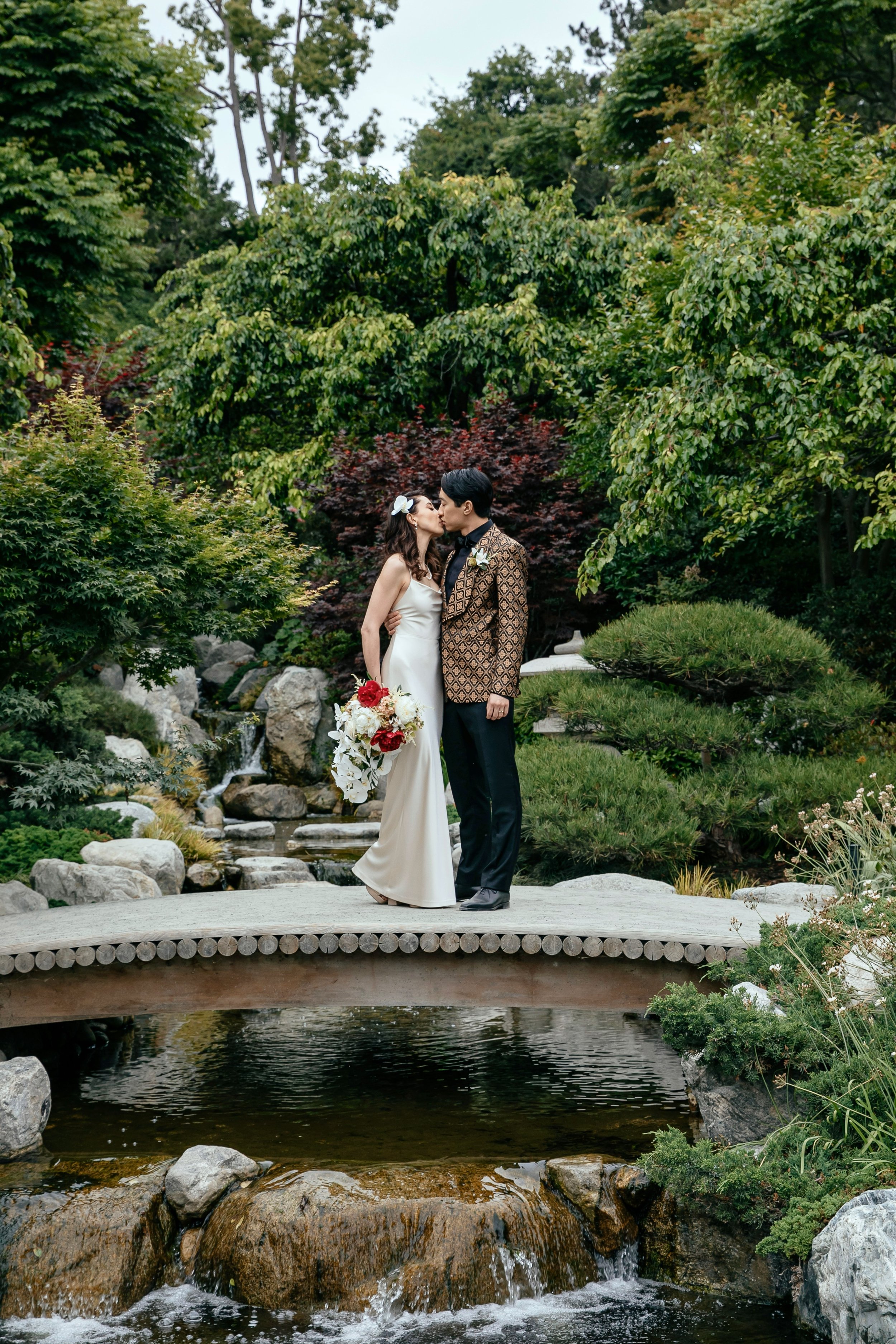 Leaf Wedding Photography - Earth Bridge.jpeg