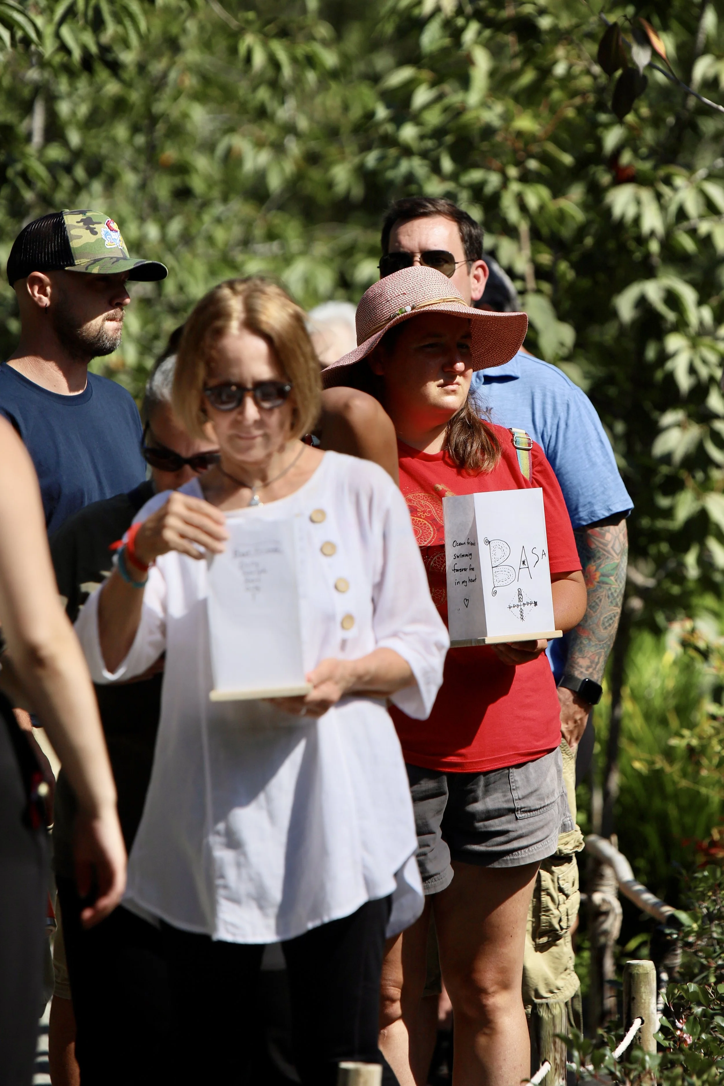 toro nagashi waiting in line.jpg