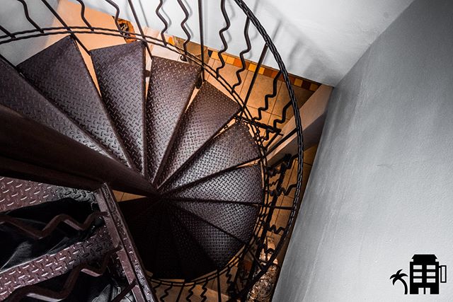 Take the spiral stairs up to the roof and experience the party from above. #spiral #fibonacci #staircase #stairwaytoheaven #rincon #puertorico #quecheverepr #custom #hechoenpuertorico #vacationpuertorico #adventure #wanderlust #travel #destination #p