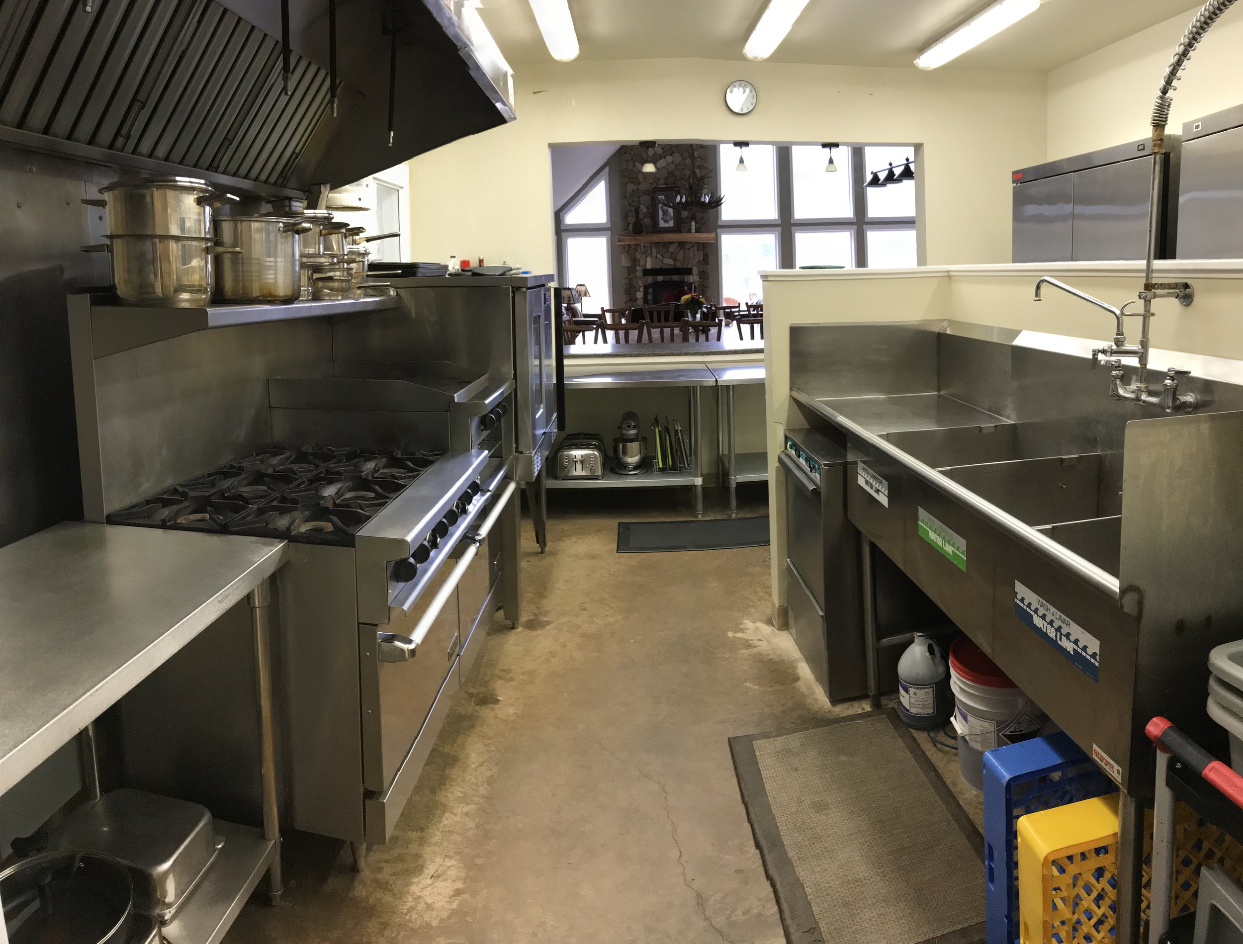 Kitchen 2.jpg
