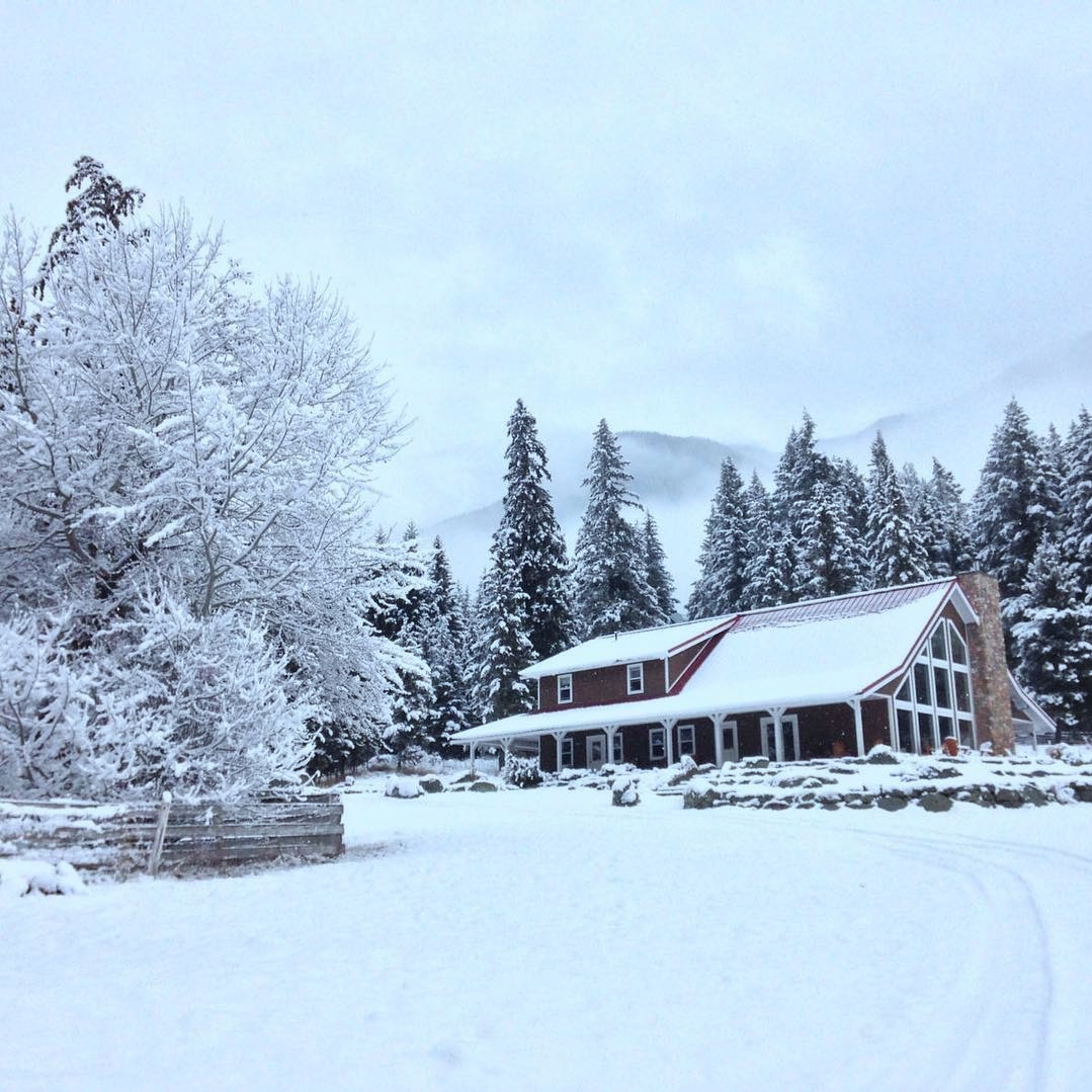 lodge in winter.jpg