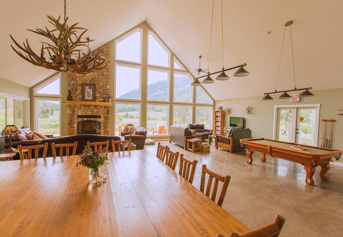 lodge%2Binterior.jpg