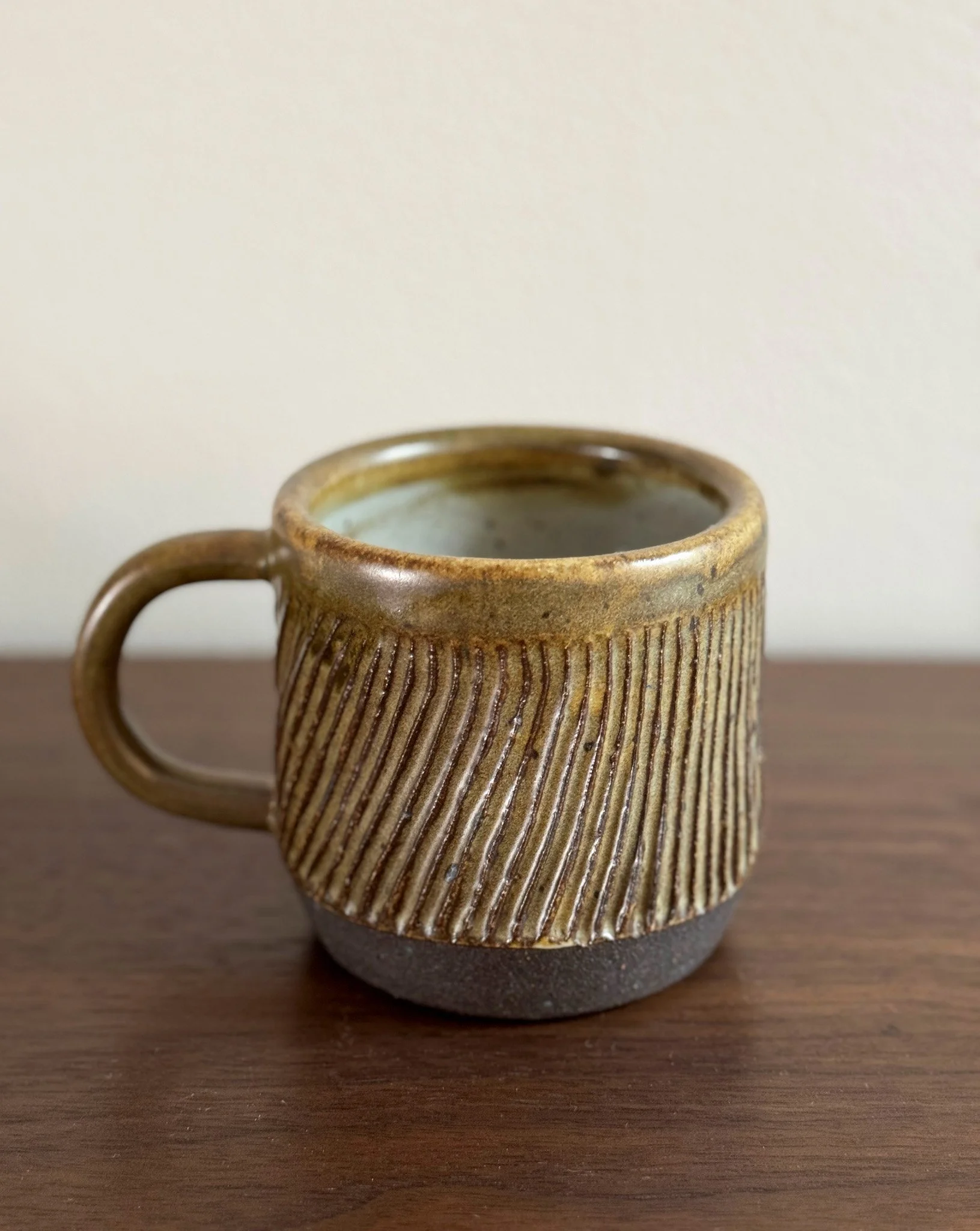 2024-11-mug-c-1.jpg