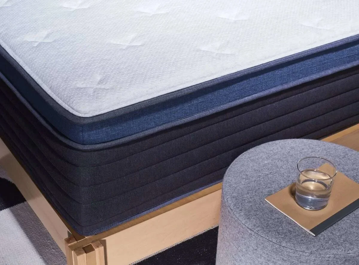 Carousel_-_Mattress_-_Luxe_-_Regular_-_Midnight_-_05_qry2b8.jpg