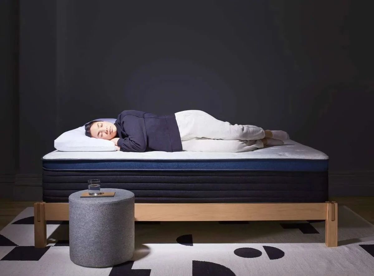 Carousel_-_Mattress_-_Luxe_-_Regular_-_Midnight_-_03_btuioz.jpg